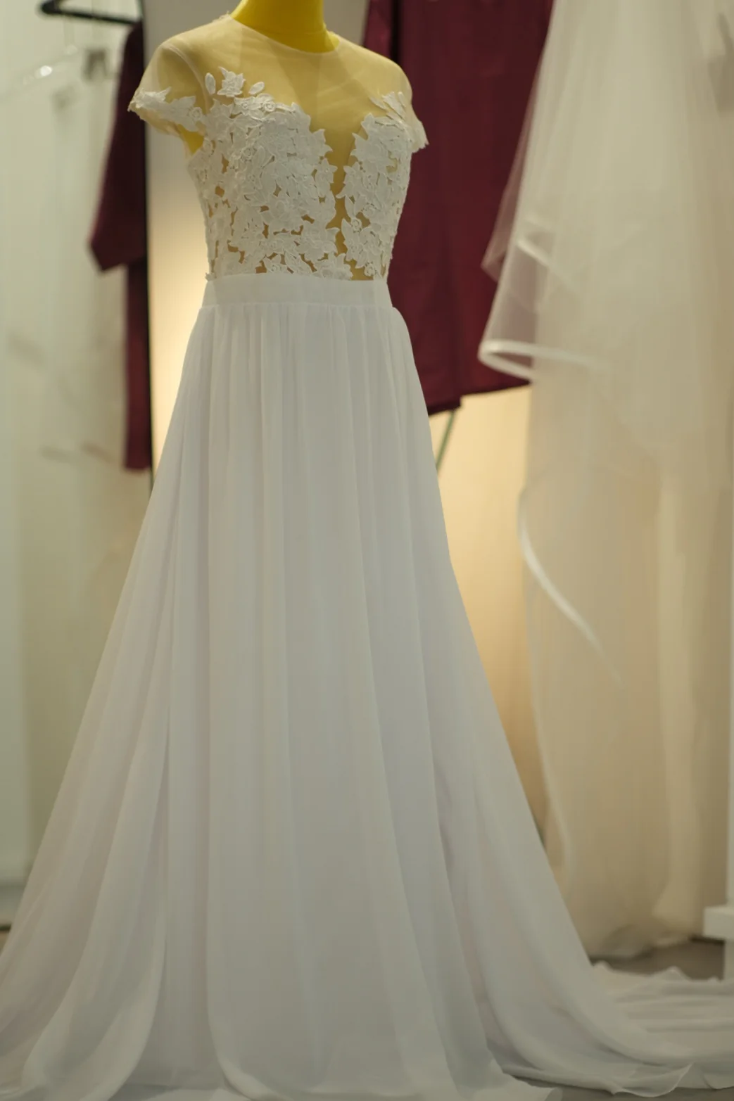 Standard Fabric Half Lace Size L Wedding Gown | Ready-to-Wear - Image 7