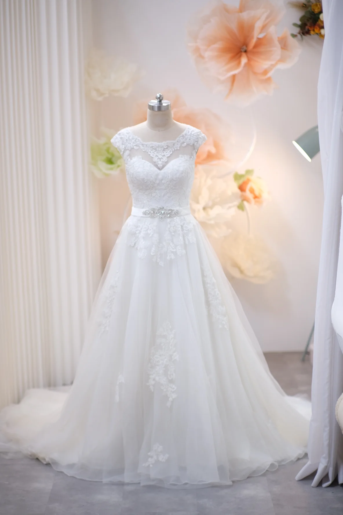 Lux Full Applique Lace with Beaded Wedding Gown Size M | Ready-to-Wear