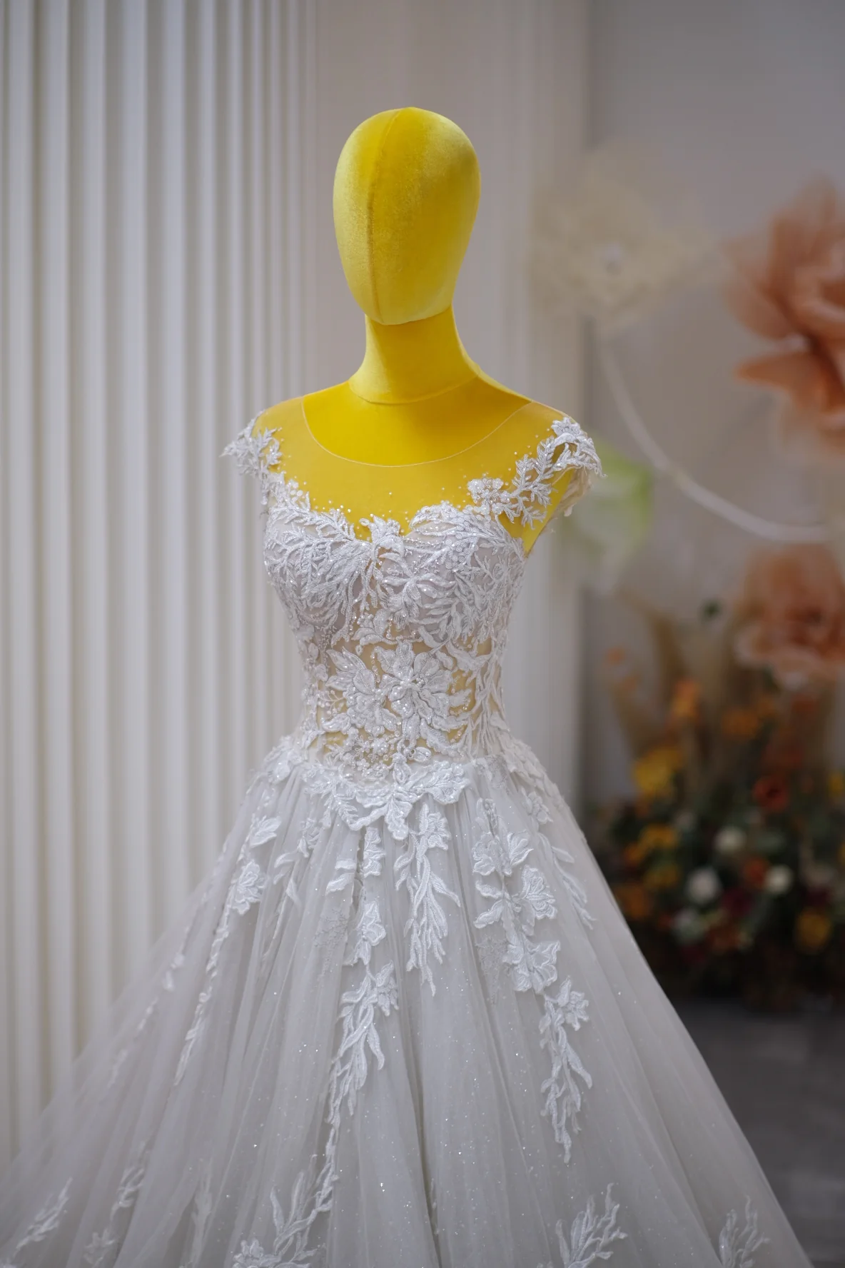 Luxury Full Lace with Beaded Wedding Gown Size M | Ready-to-Wear - Image 7