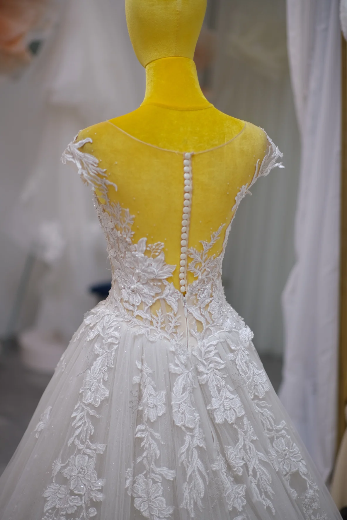 Luxury Full Lace with Beaded Wedding Gown Size M | Ready-to-Wear - Image 8