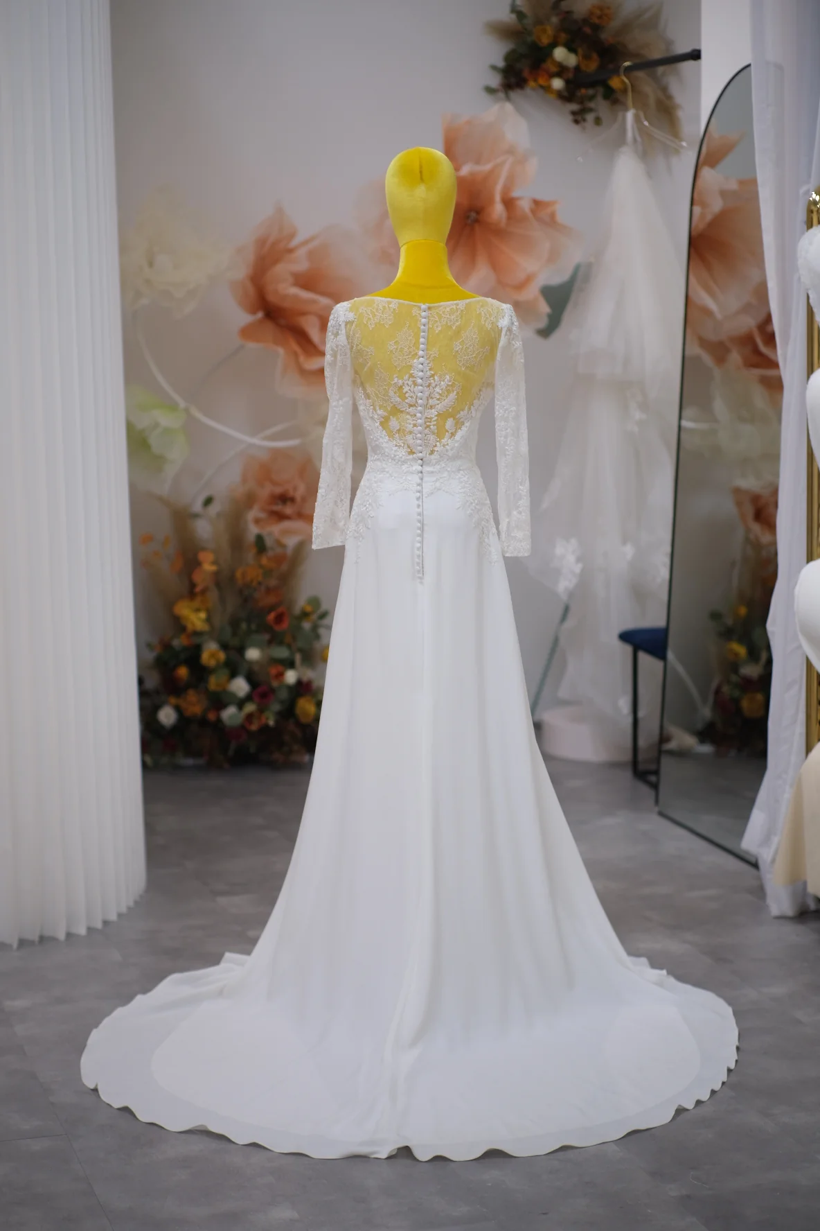 Premium Half Lace Wedding Gown Size M | Ready-to-Wear - Image 5