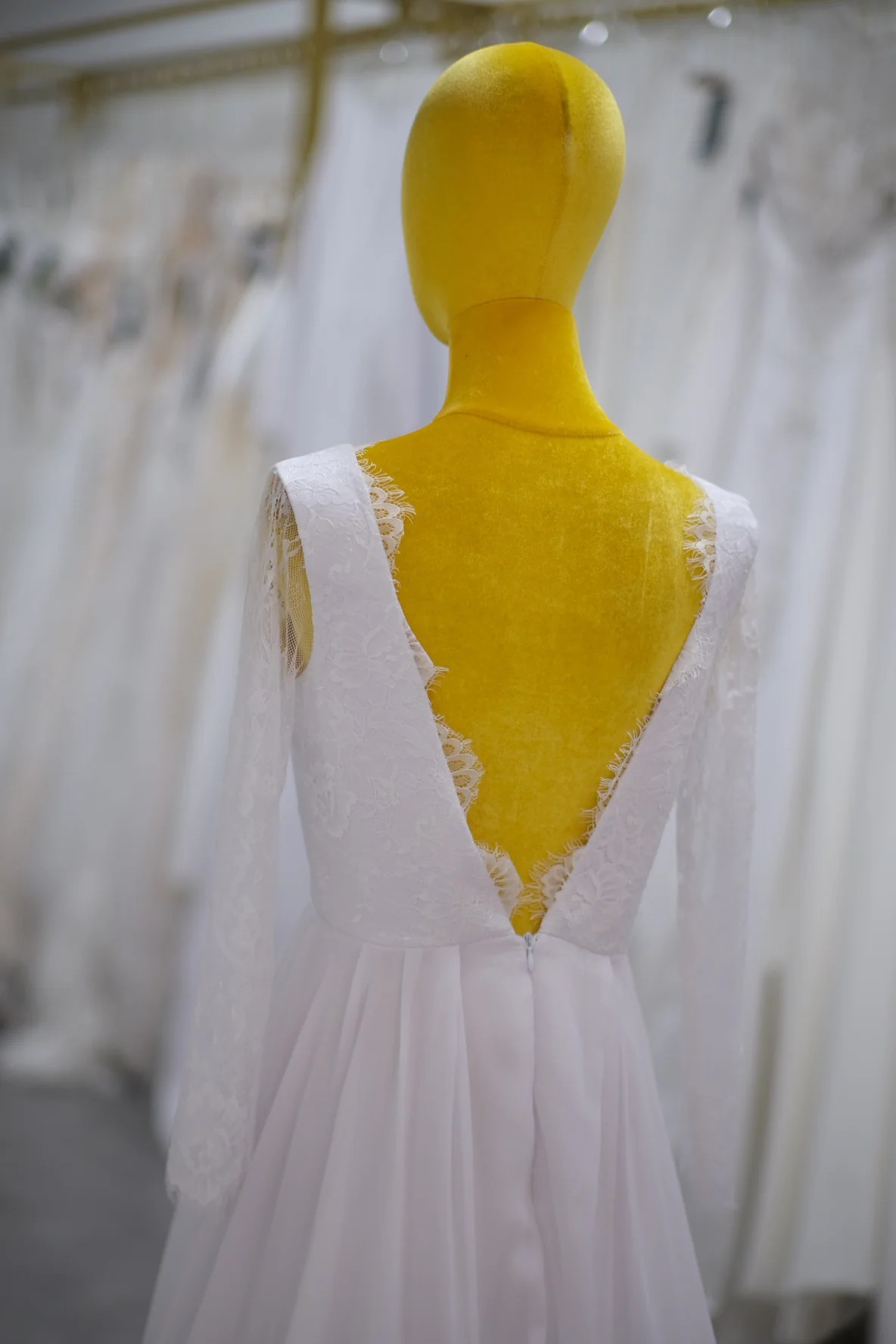 Half Lace Wedding Gown Size L Bust 90 Waist 70 | Ready-to-Wear - Image 6