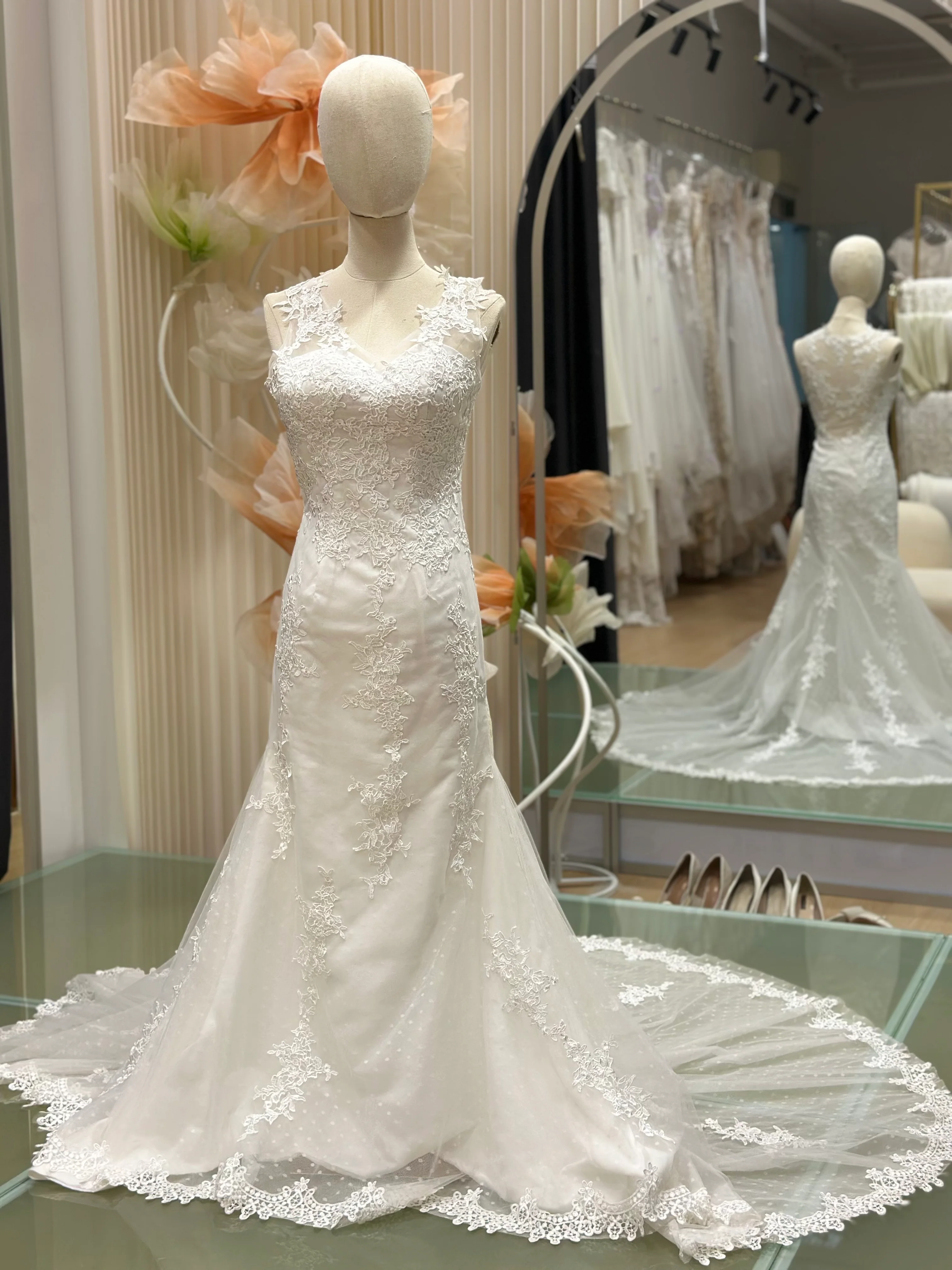 Premium Full Lace Wedding Gown Size XS Bust 78 | Ready-to-Wear - Image 3