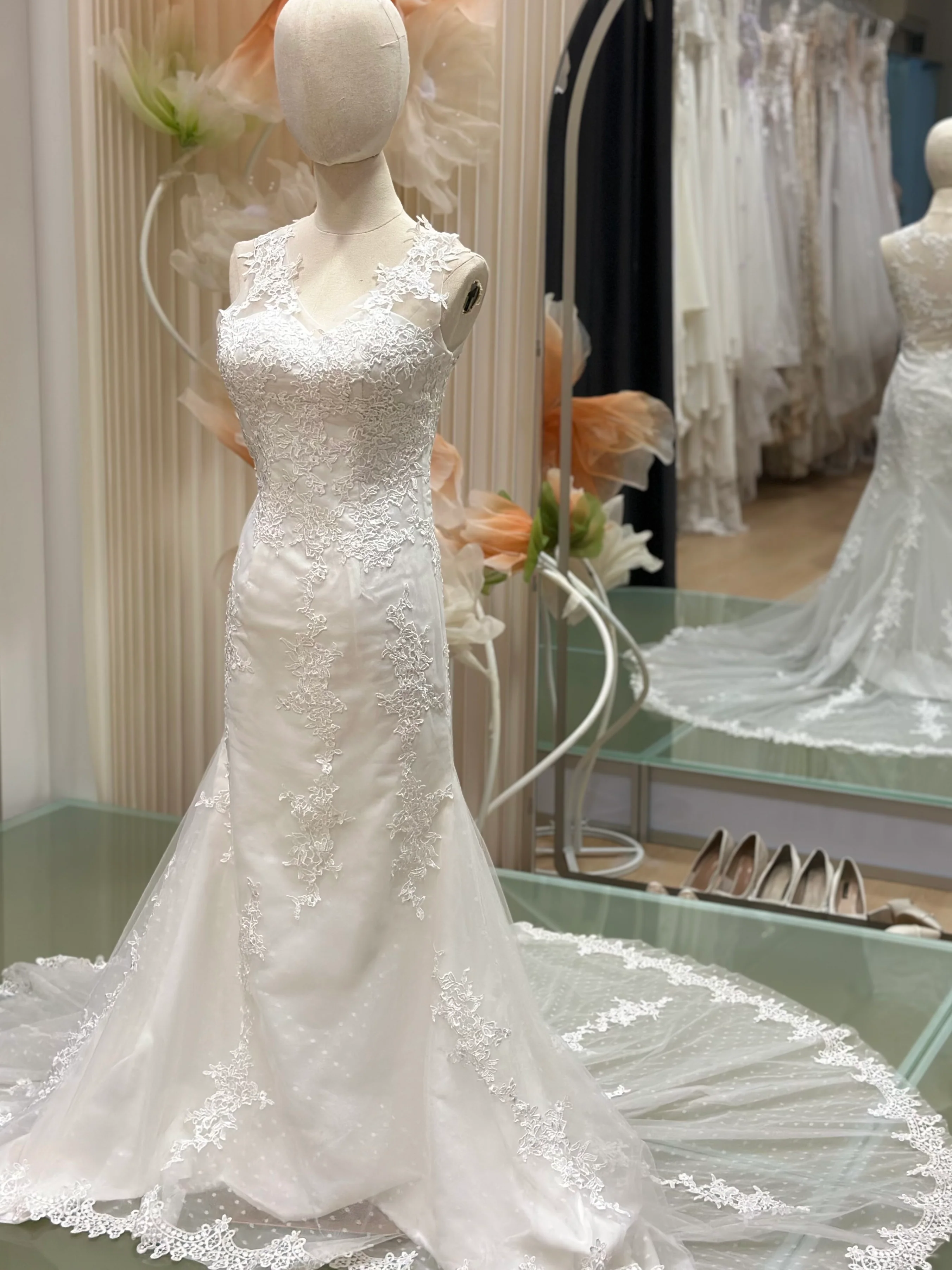 Premium Full Lace Wedding Gown Size XS Bust 78 | Ready-to-Wear - Image 4