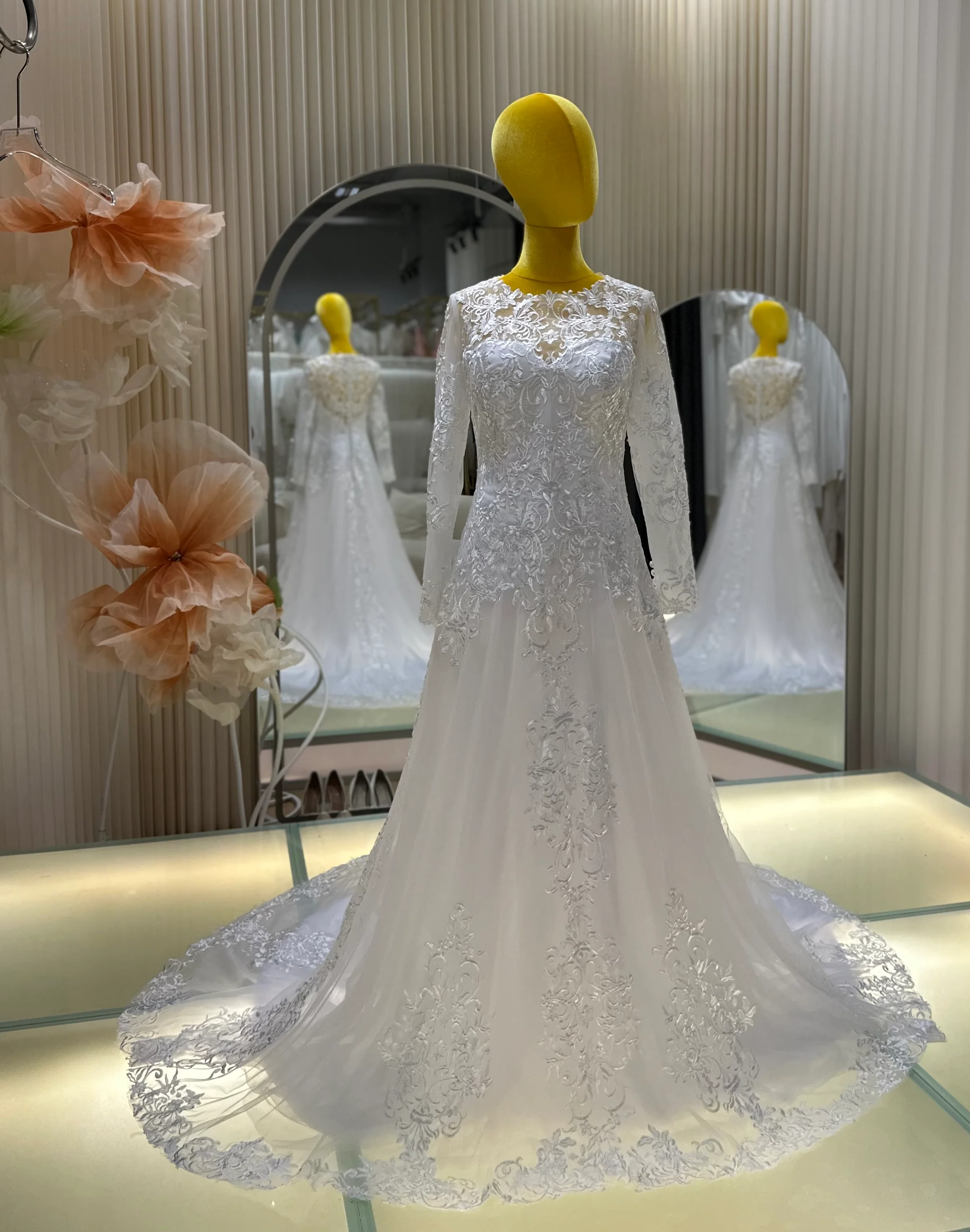 Full Lace Wedding Gown Size 3XL Bust 97 | Ready-to-Wear