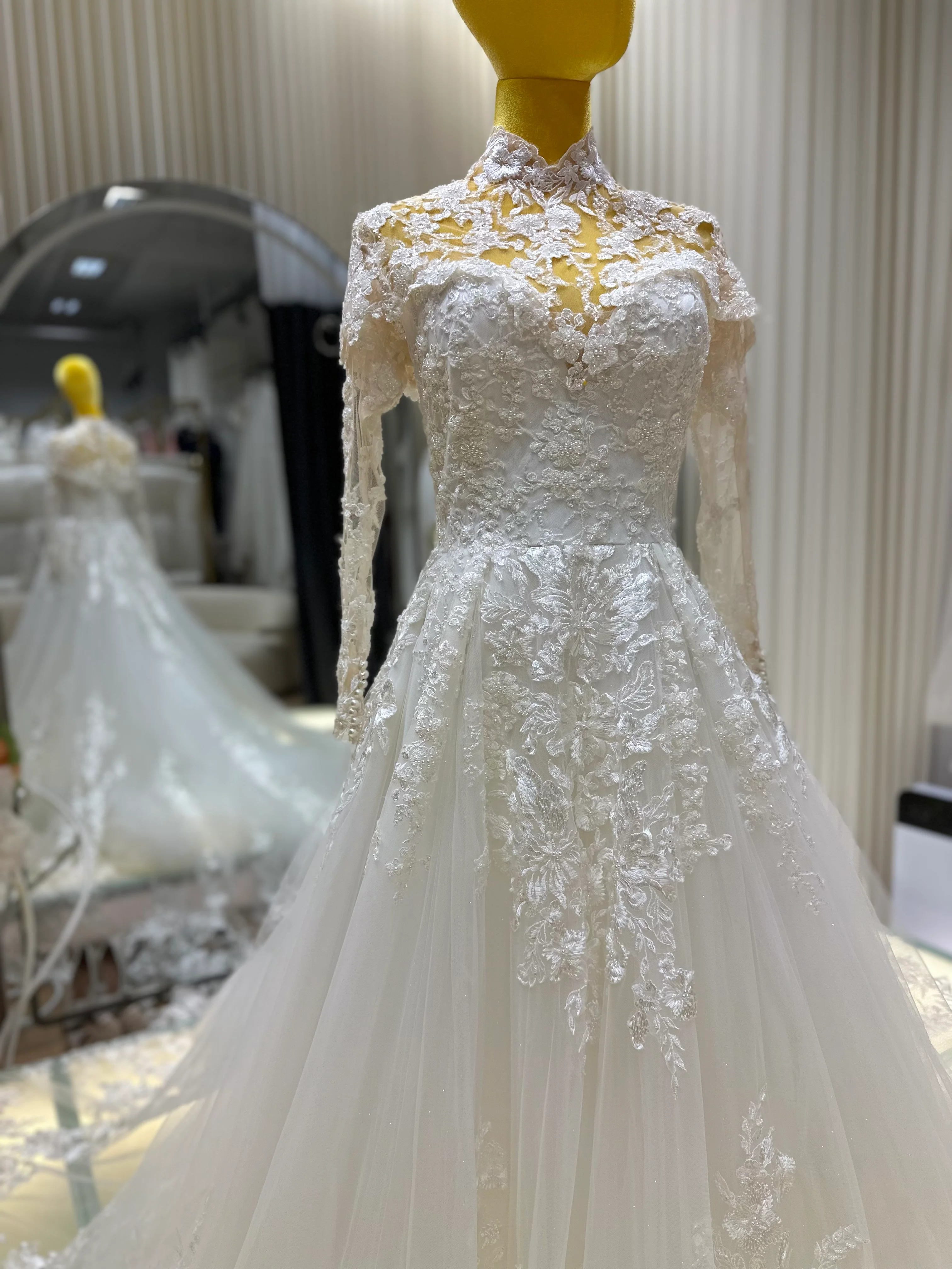 Lux Full Lace Wedding Gown Size XS-XL Bust 78-94 | Ready-to-Wear - Image 13