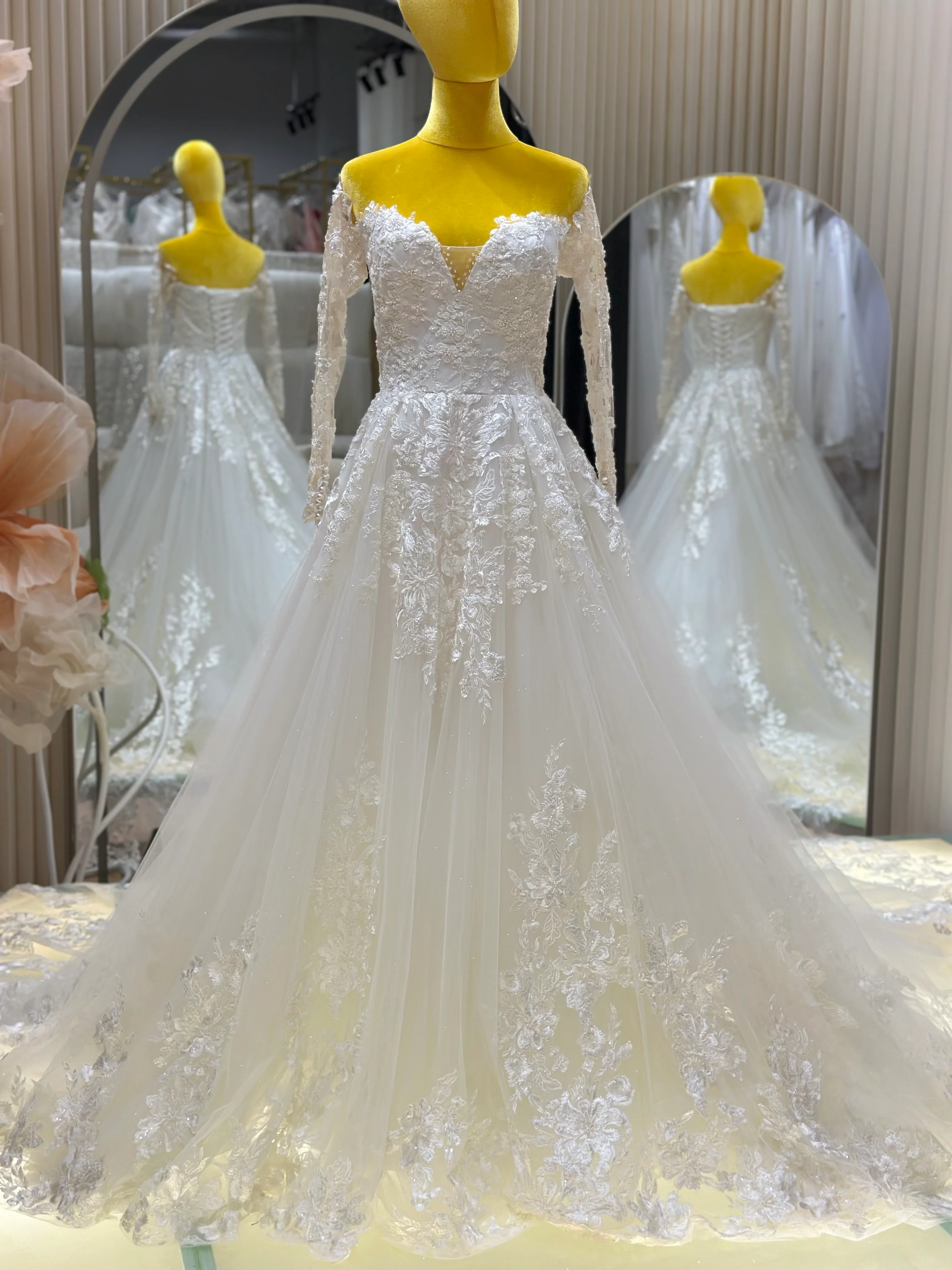 Lux Full Lace Wedding Gown Size XS-XL Bust 78-94 | Ready-to-Wear - Image 2
