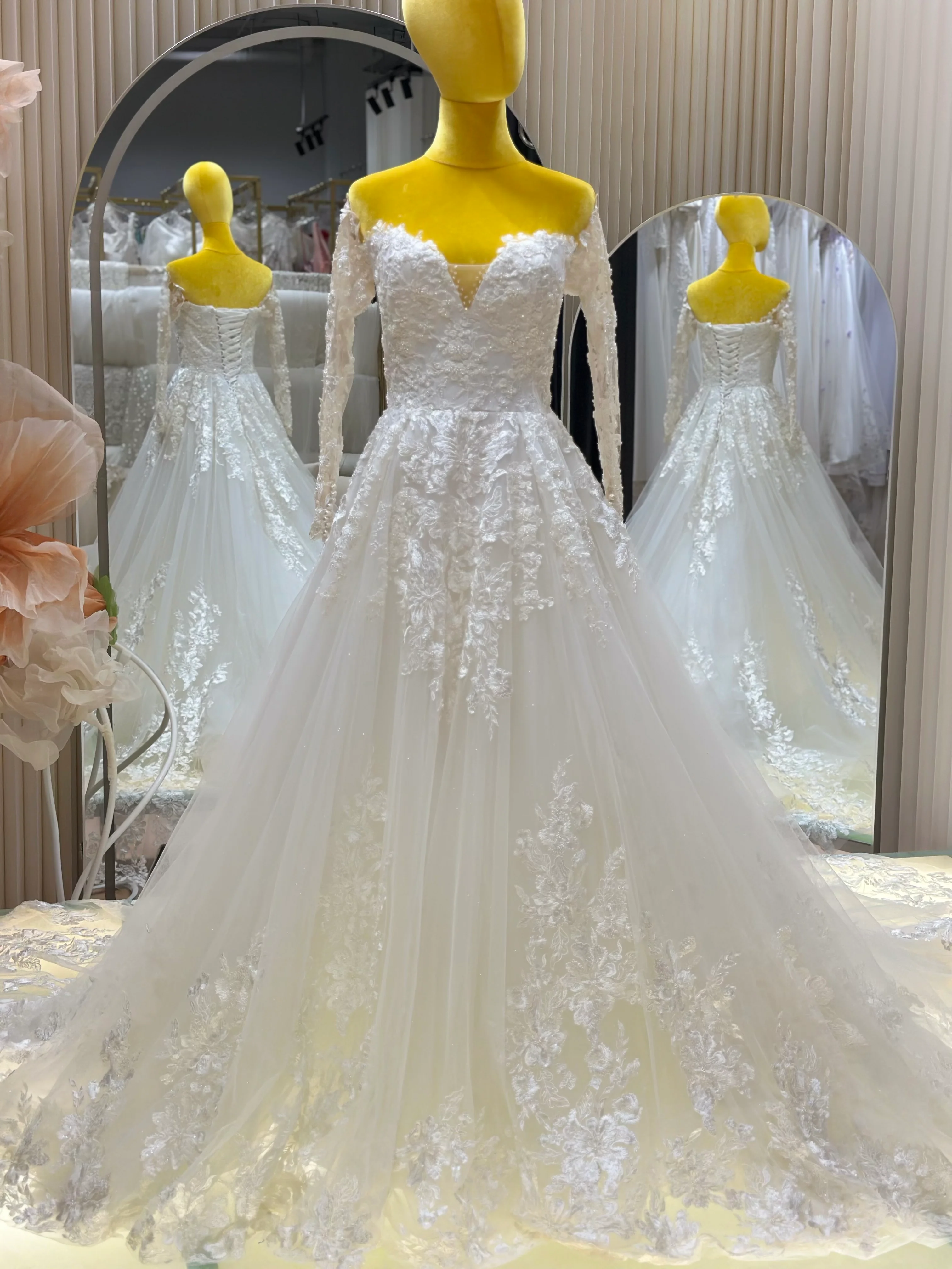 Lux Full Lace Wedding Gown Size XS-XL Bust 78-94 | Ready-to-Wear - Image 3