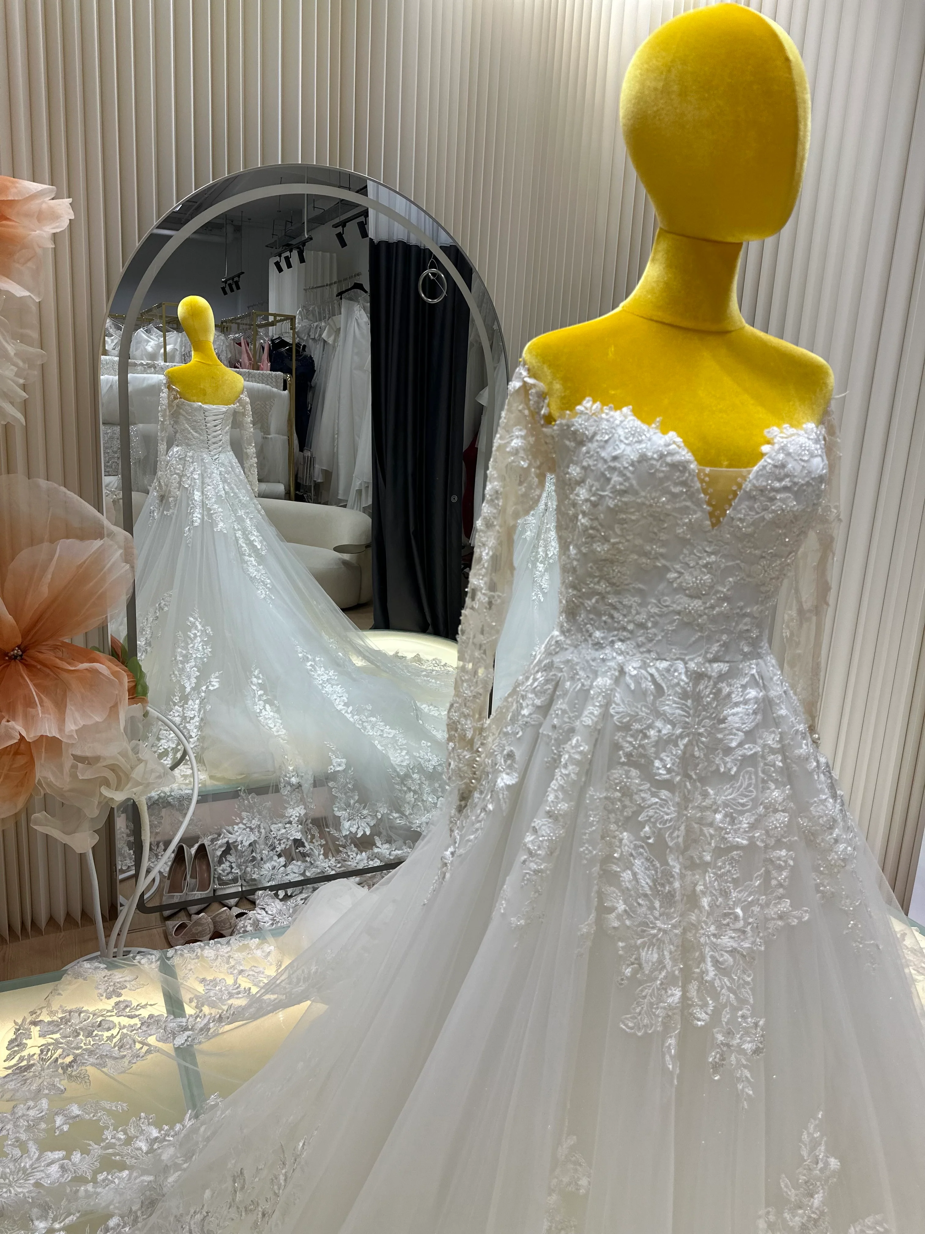 Lux Full Lace Wedding Gown Size XS-XL Bust 78-94 | Ready-to-Wear - Image 8
