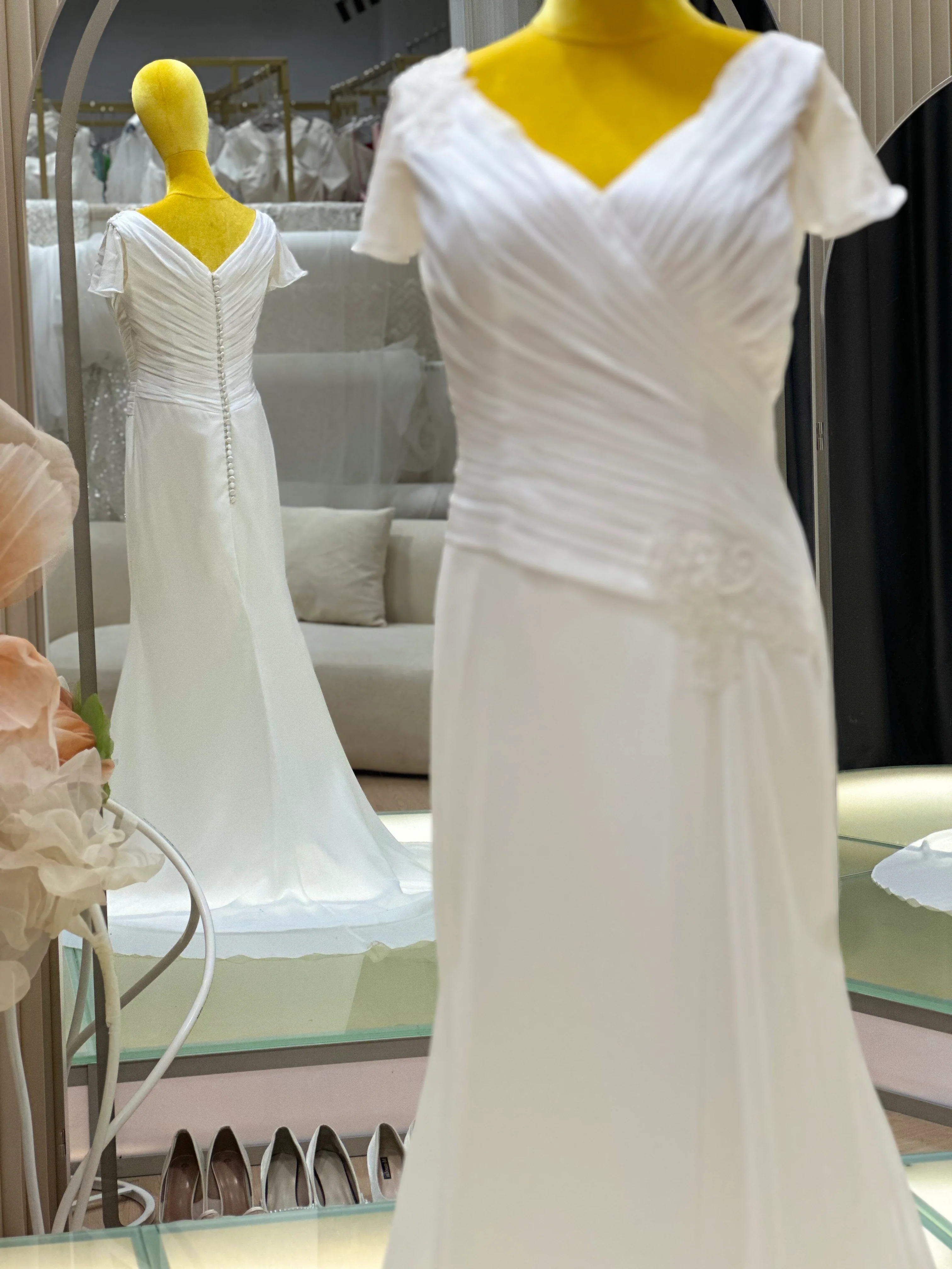 Pleated Plain Wedding Gown Size 3XL Bust 99 | Ready-to-Wear - Image 6
