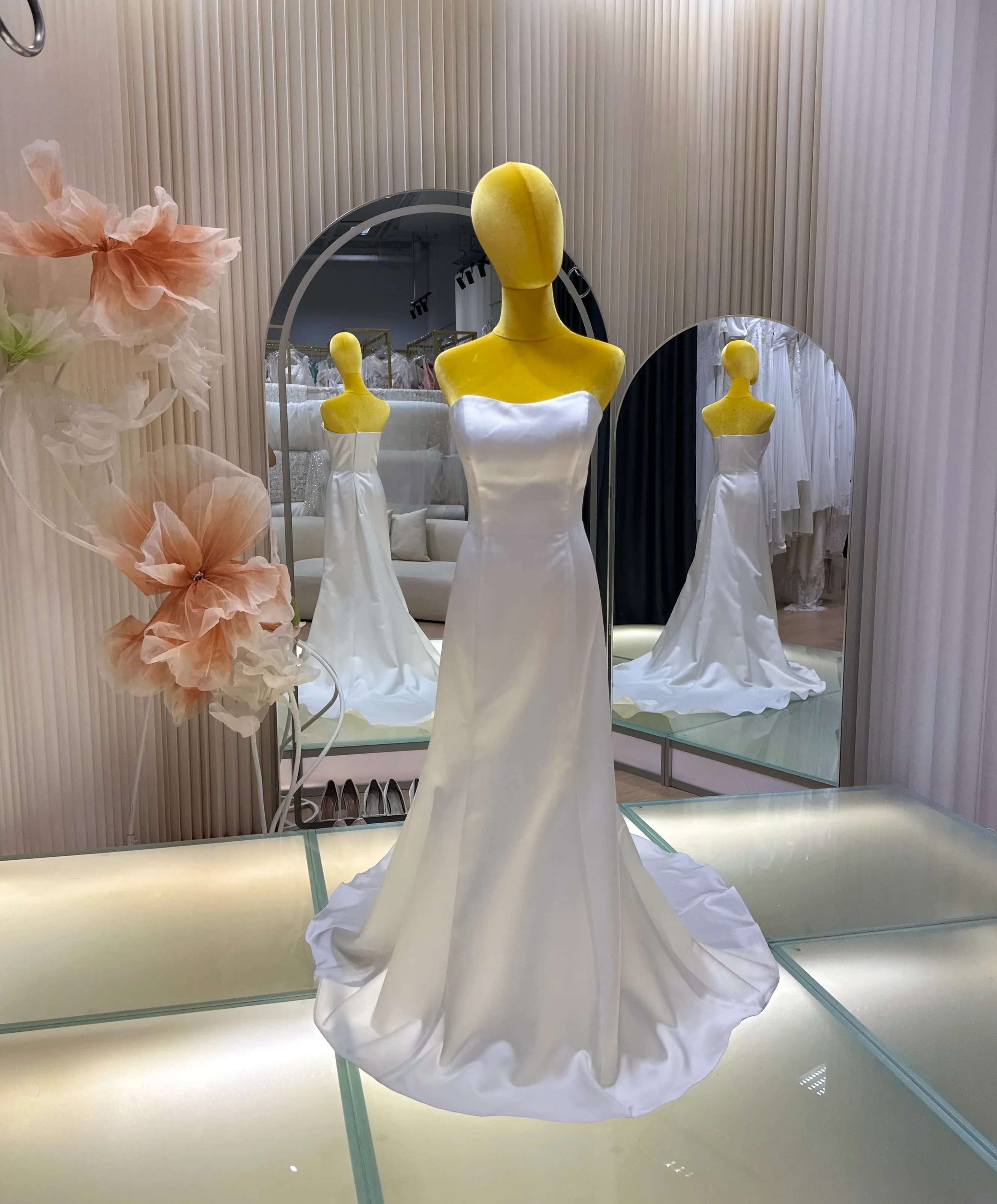 Premium Pleated Plain Wedding Gown Size XL | Ready-to-Wear