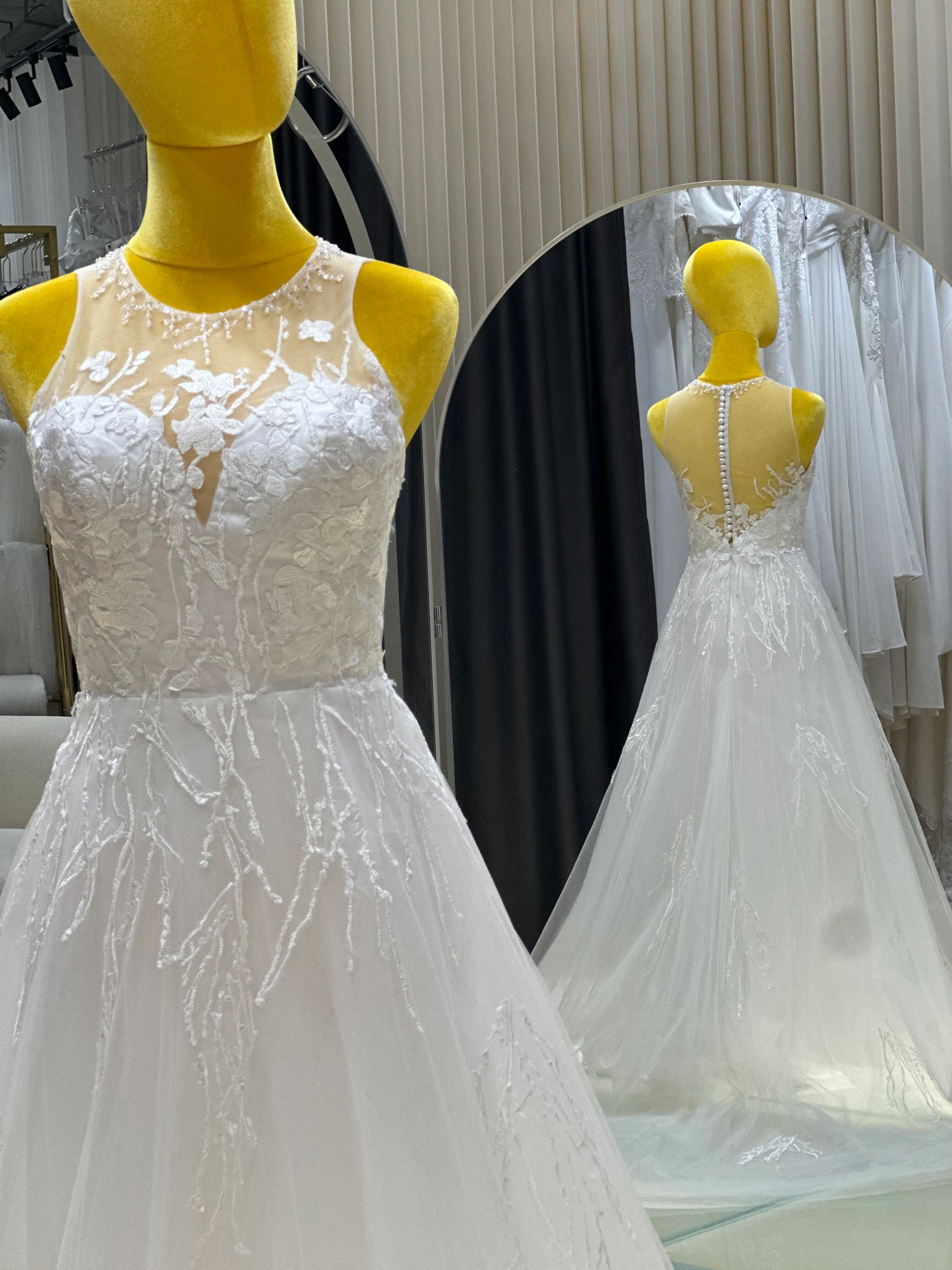 Premium Beaded Full Lace Wedding Gown Size. M |Ready-to-Wear - Image 8