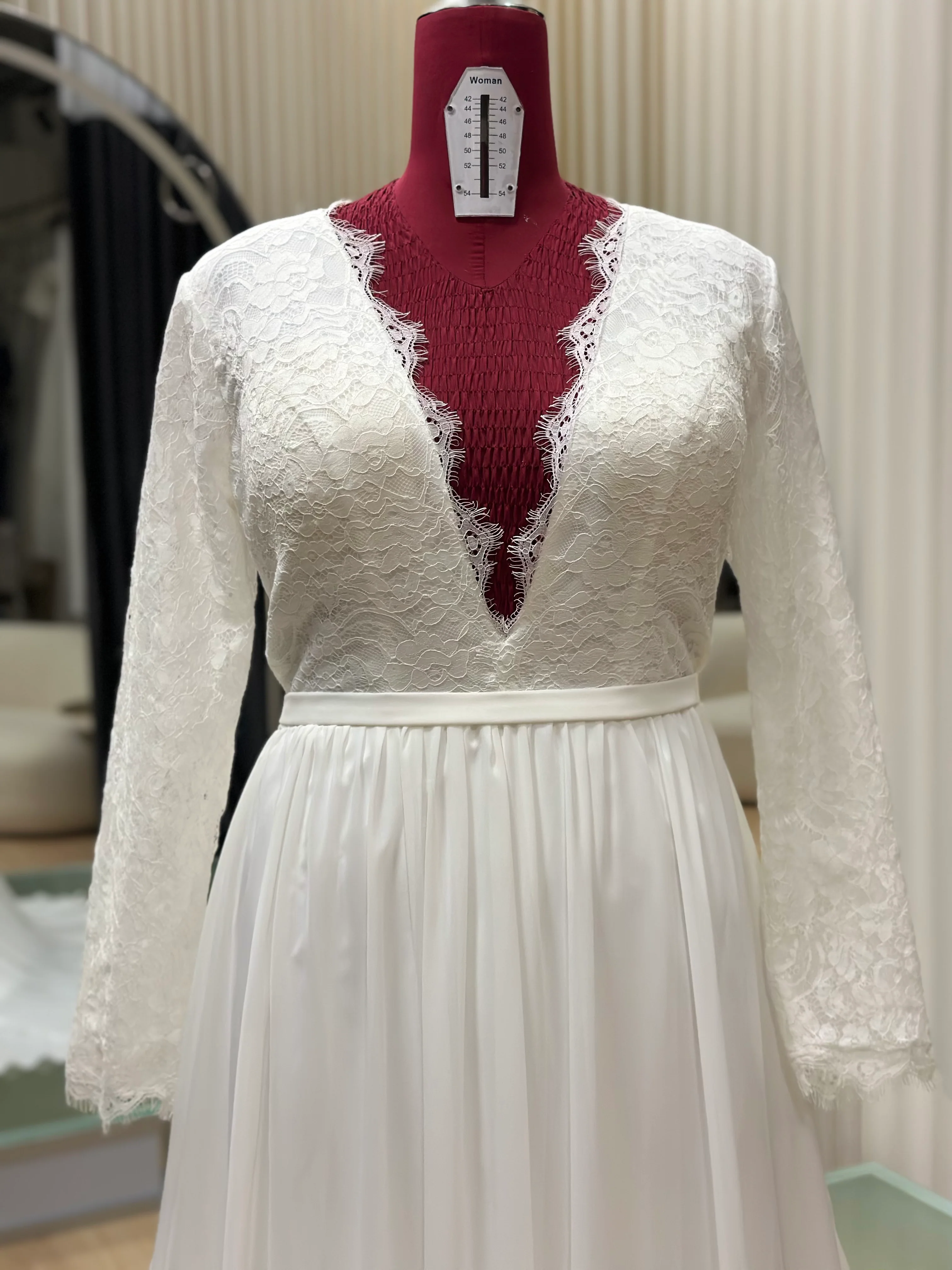 Premium Half Lace Wedding Gown Size 3XL Bust 100 | Ready-to-Wear - Image 7