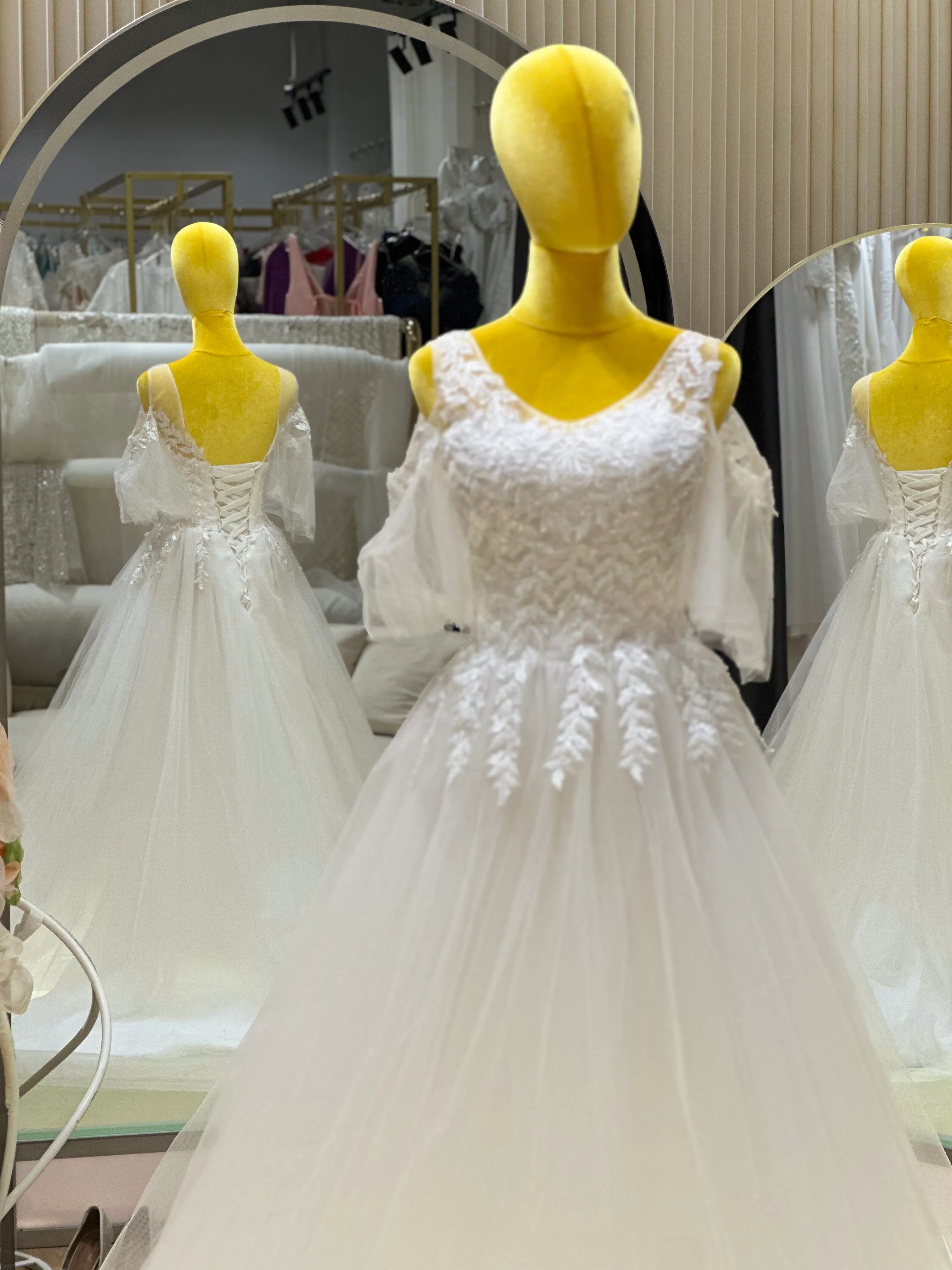 Beaded Half-Lace Wedding Gown Size M-XL | Ready-to-Wear - Image 4