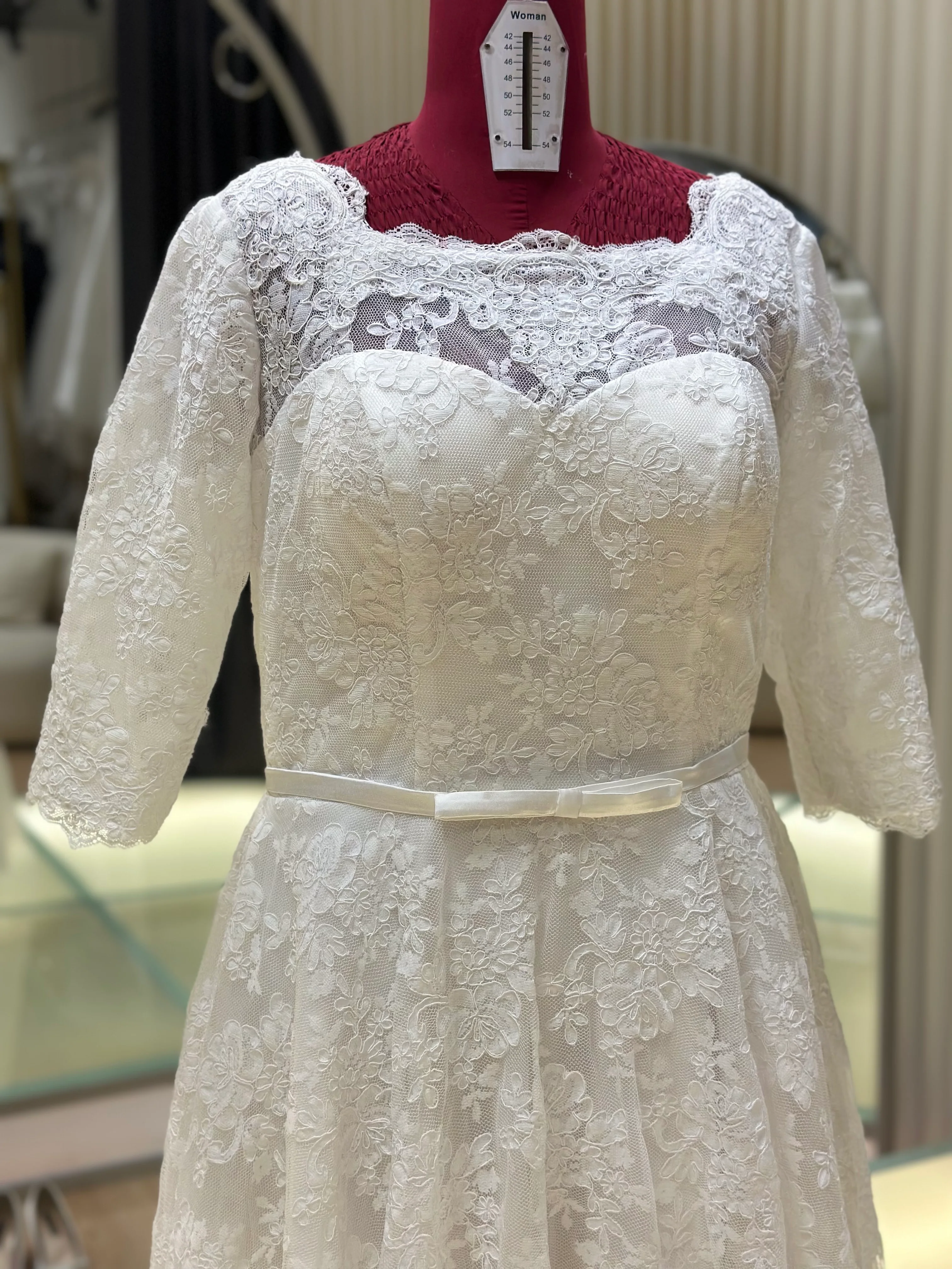 Full Lace Wedding Gown Size 4XL Bust 106 | Ready-to-Wear - Image 5