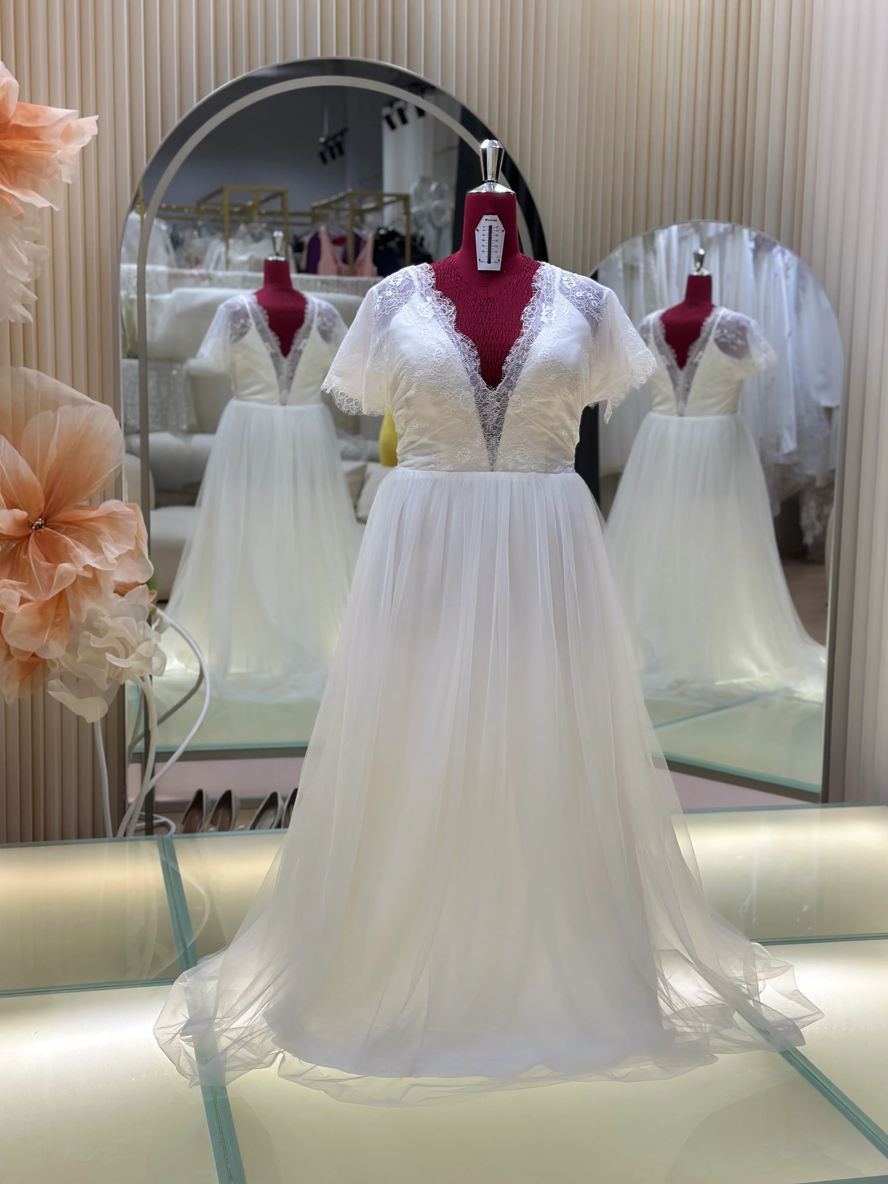 Half-Lace Wedding Gown Size 4XL Bust 102 | Ready-to-Wear