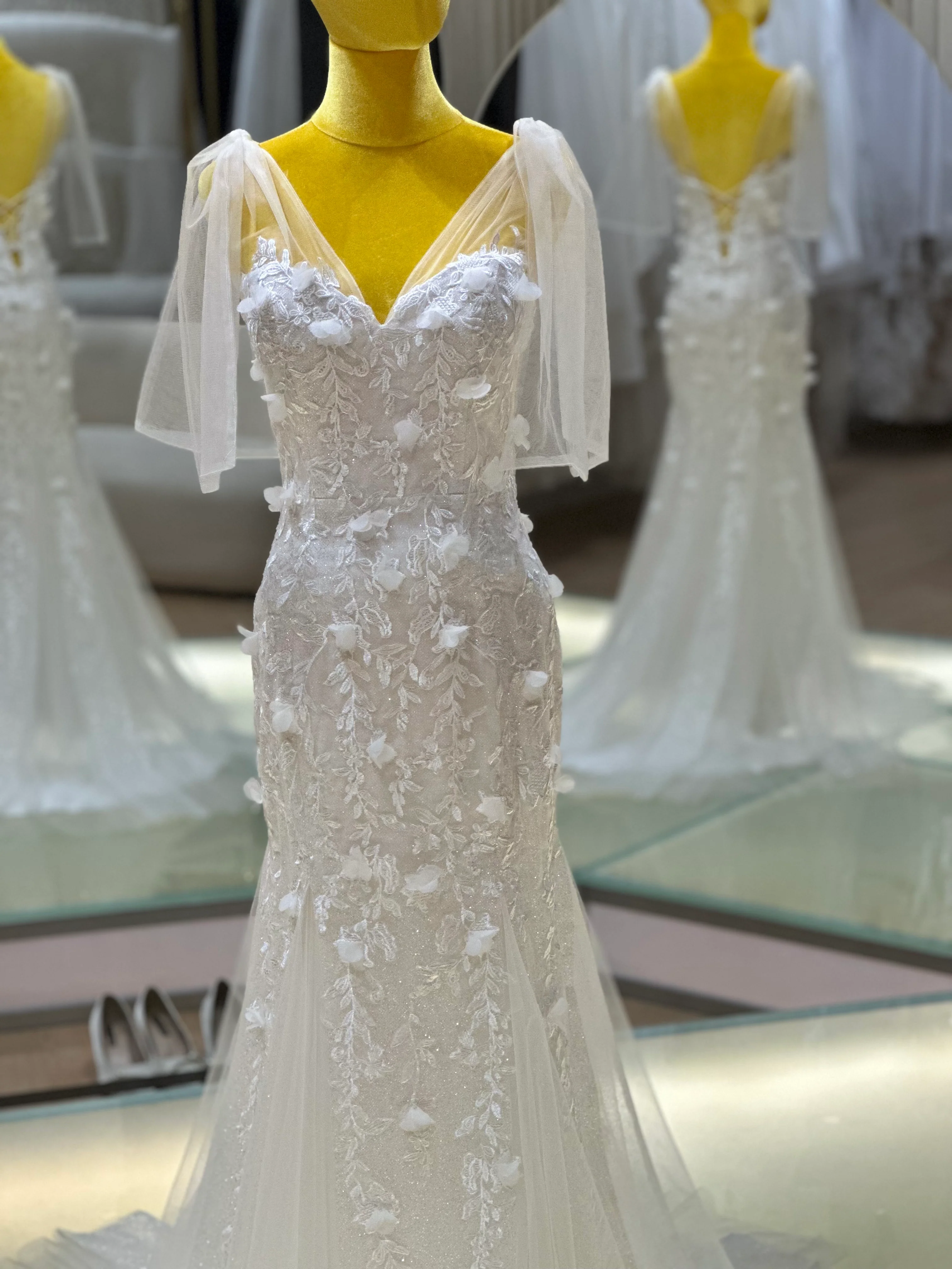 Luxe Full Lace Wedding Gown | Ready-to-Wear - Image 5