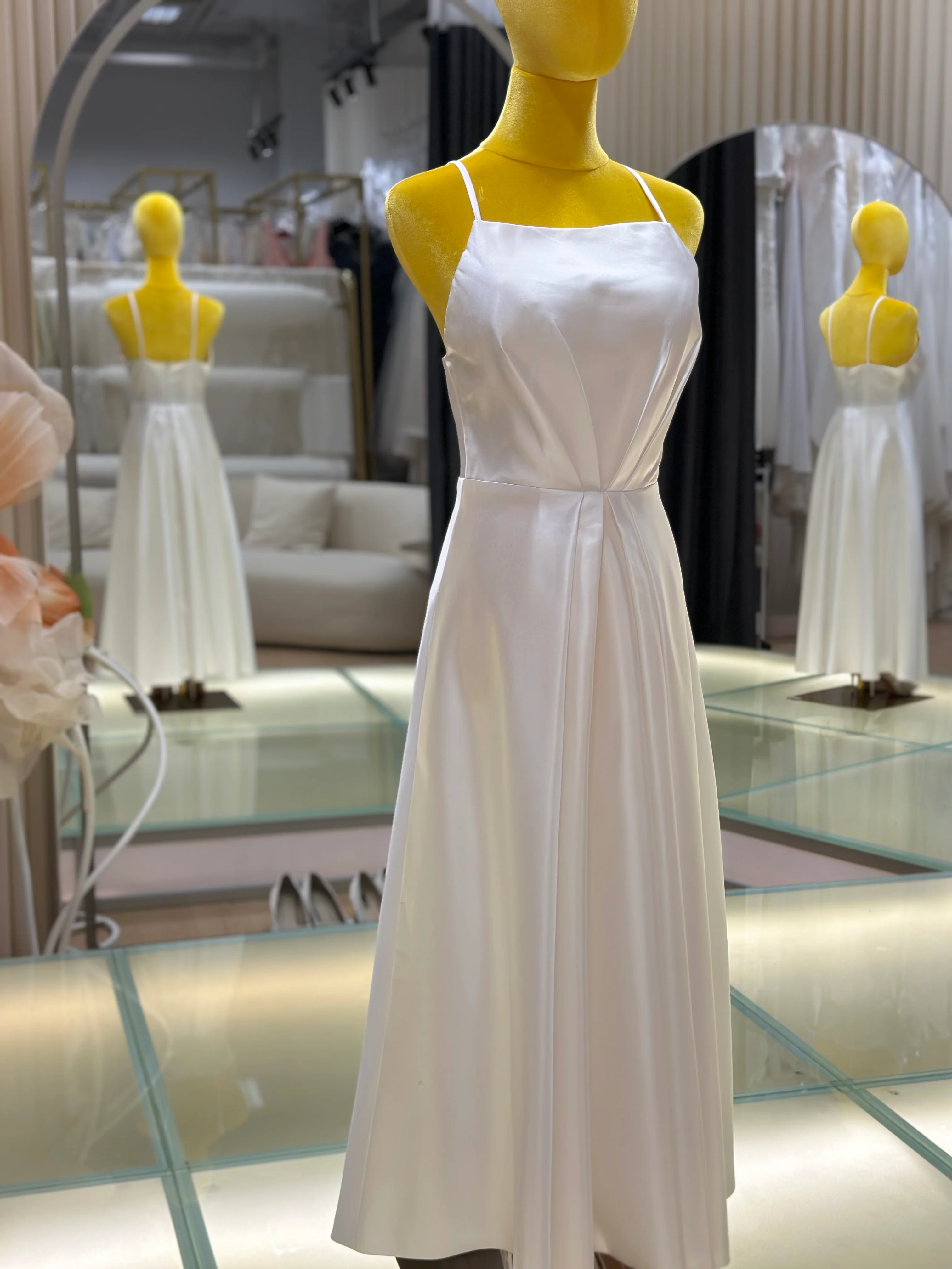 Simple French Style Outdoor Light Wedding Gown | Ready-to-Wear - Image 5