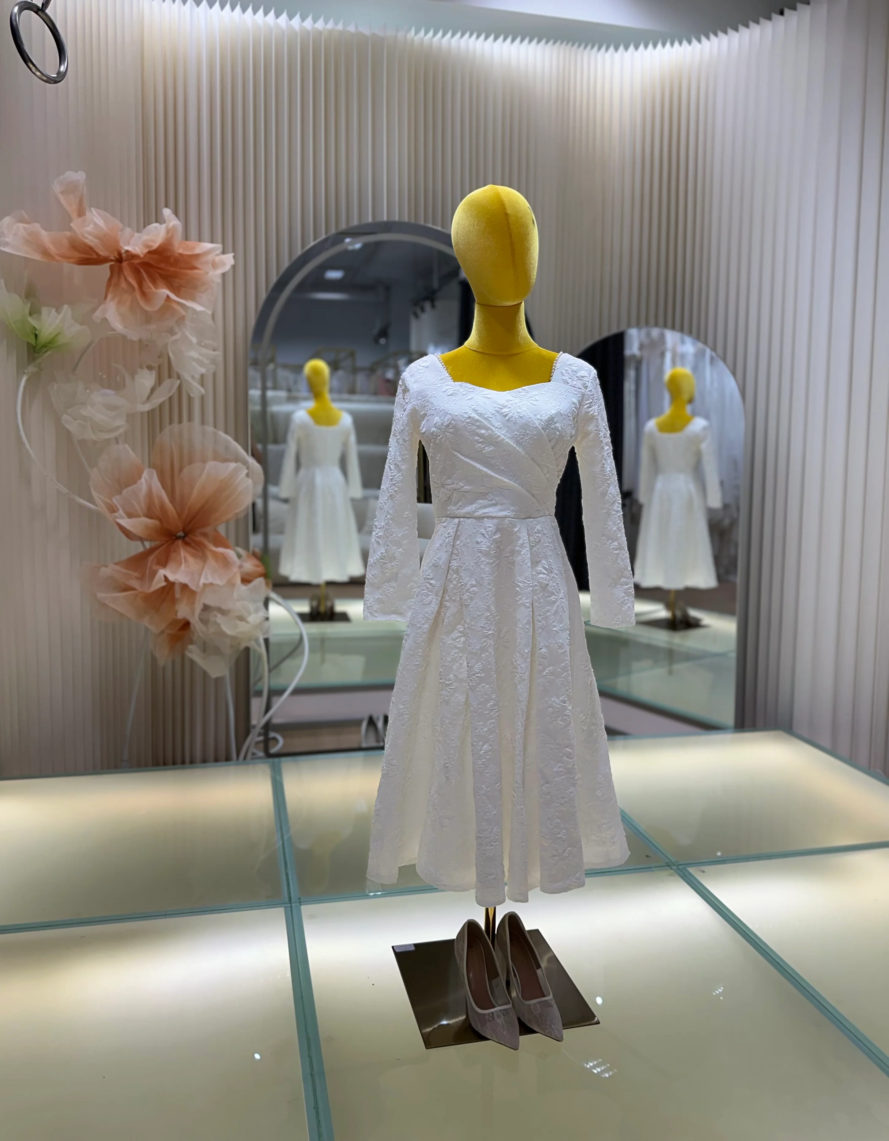 White High-End Luxury Banquet Wedding Gown | Ready-to-Wear