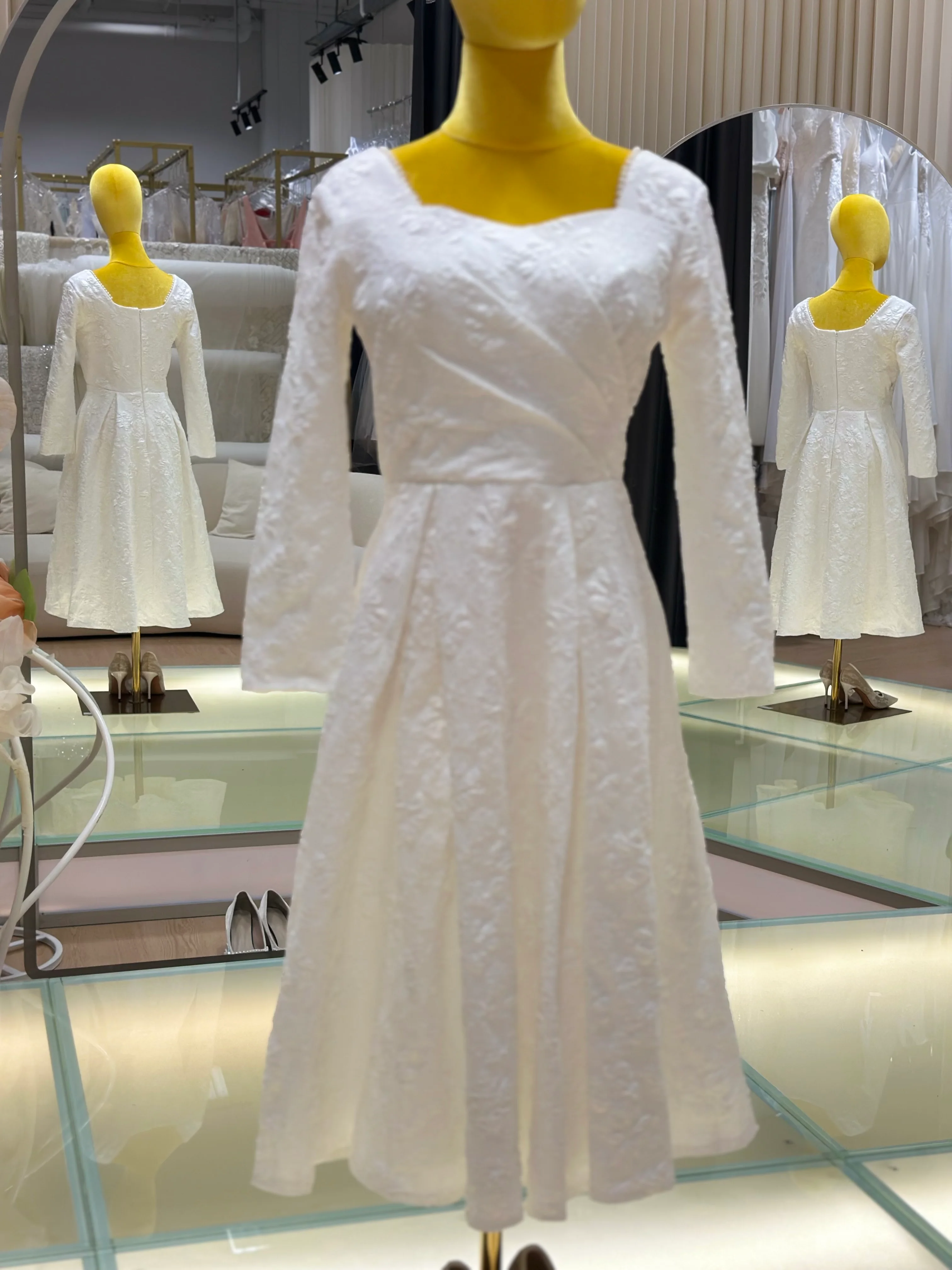 White High-End Luxury Banquet Wedding Gown | Ready-to-Wear - Image 3