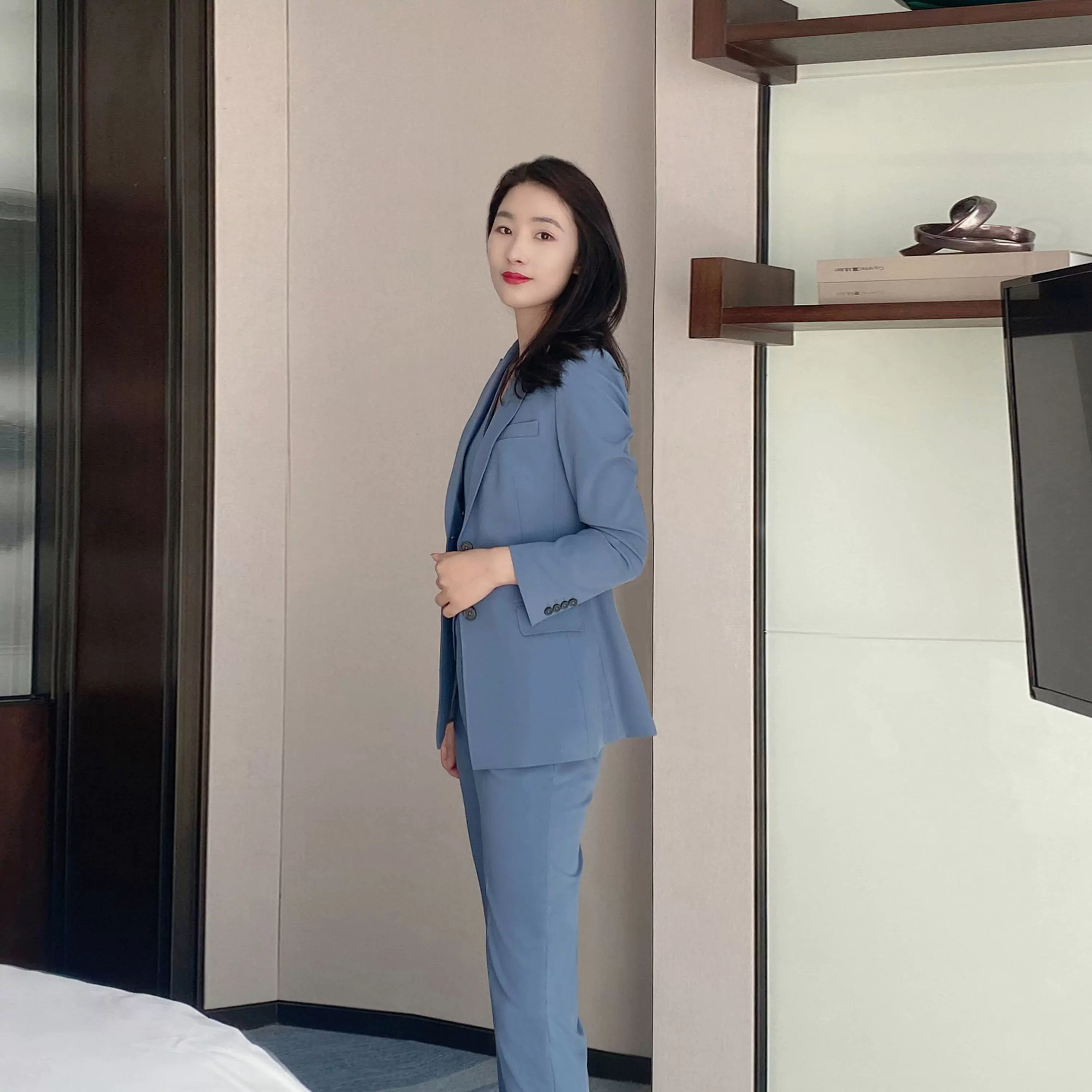 Elegant Autumn Classic 3‑Piece Women’s Suit Set Haze Blue Slim Fit - Image 2