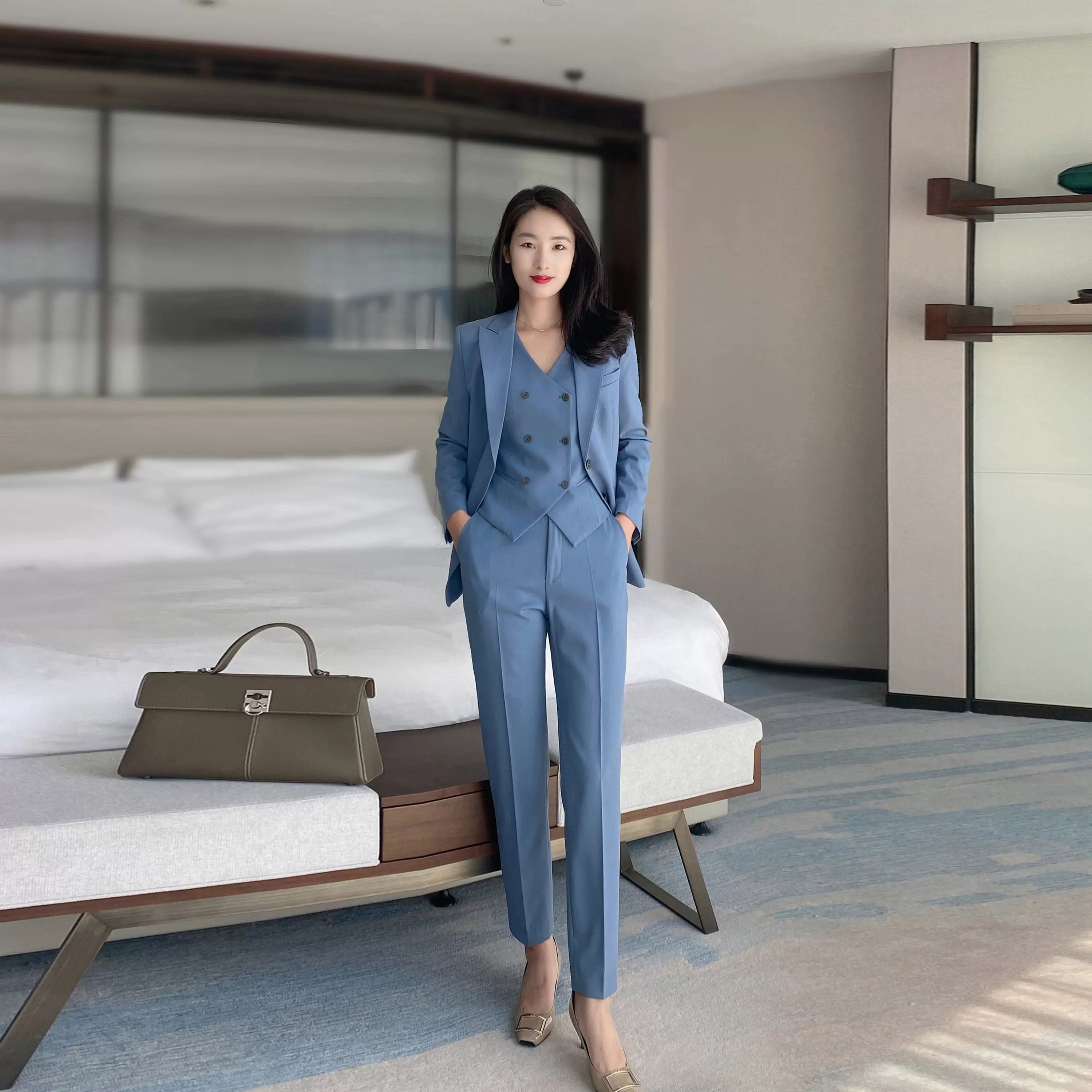 Elegant Autumn Classic 3‑Piece Women’s Suit Set Haze Blue Slim Fit - Image 4