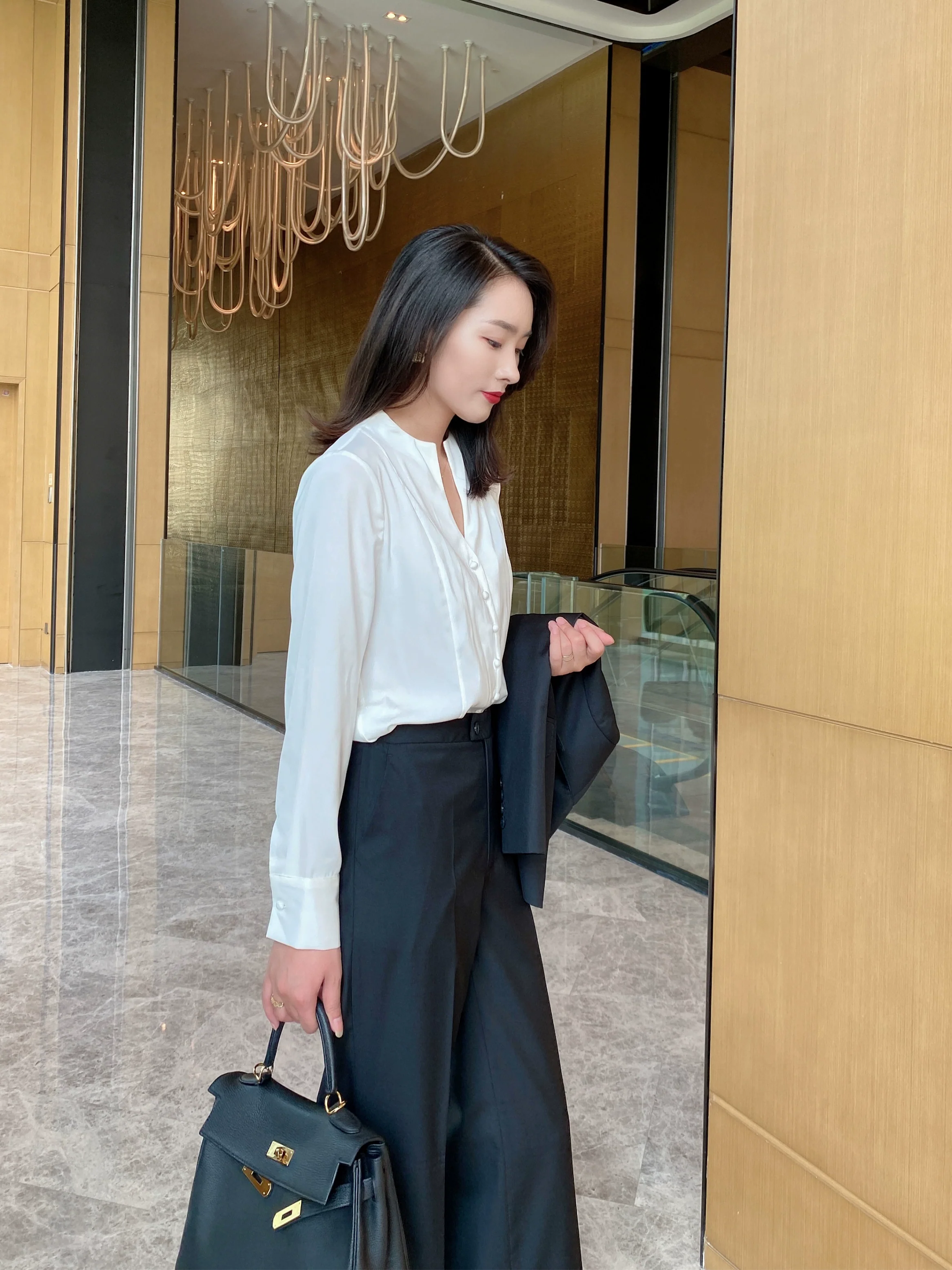 Elegant Autumn Oversized Long Sleeve White Shirt for Women - Image 2