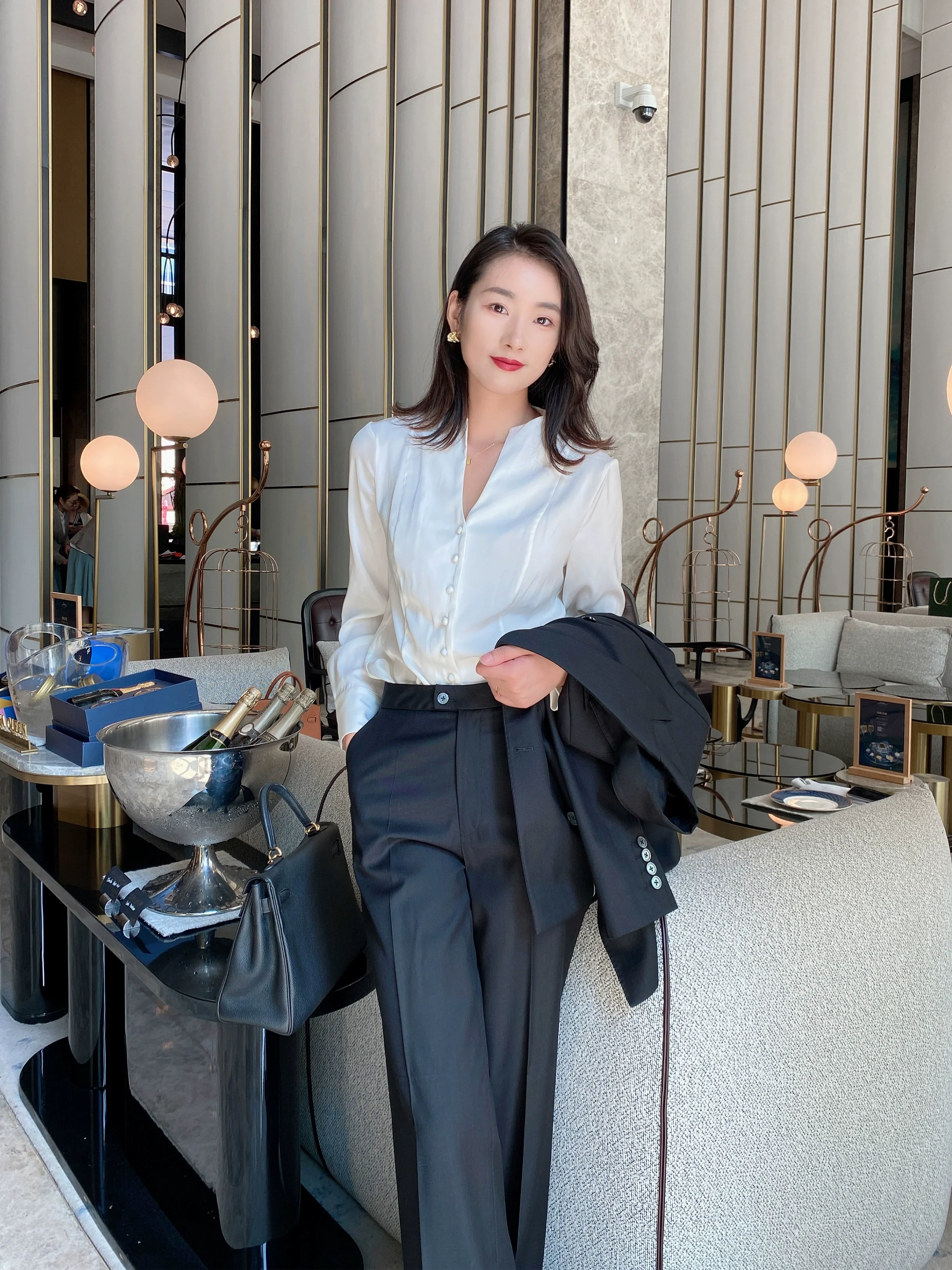 Elegant Autumn Oversized Long Sleeve White Shirt for Women - Image 3