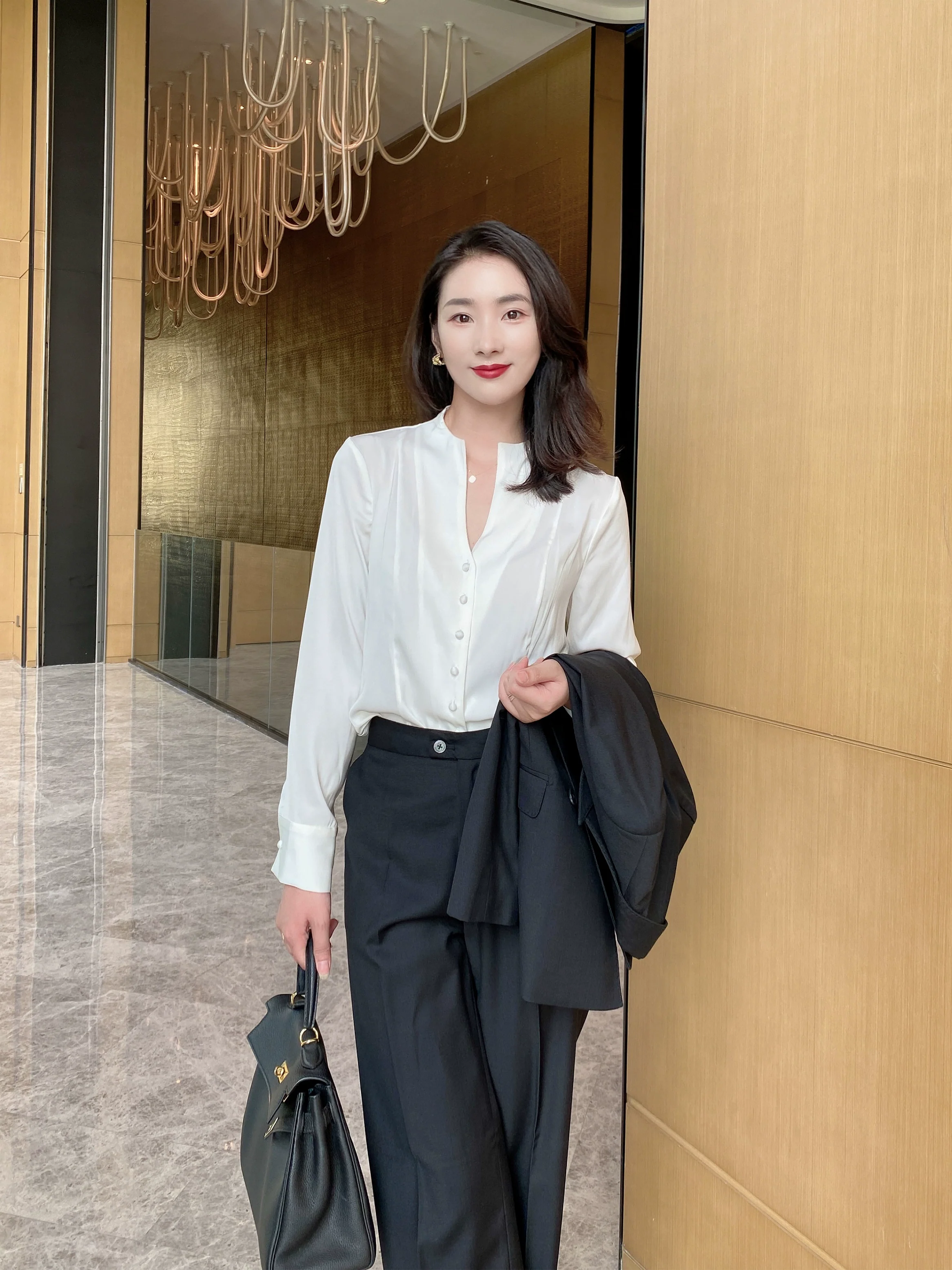 Elegant Autumn Oversized Long Sleeve White Shirt for Women - Image 6