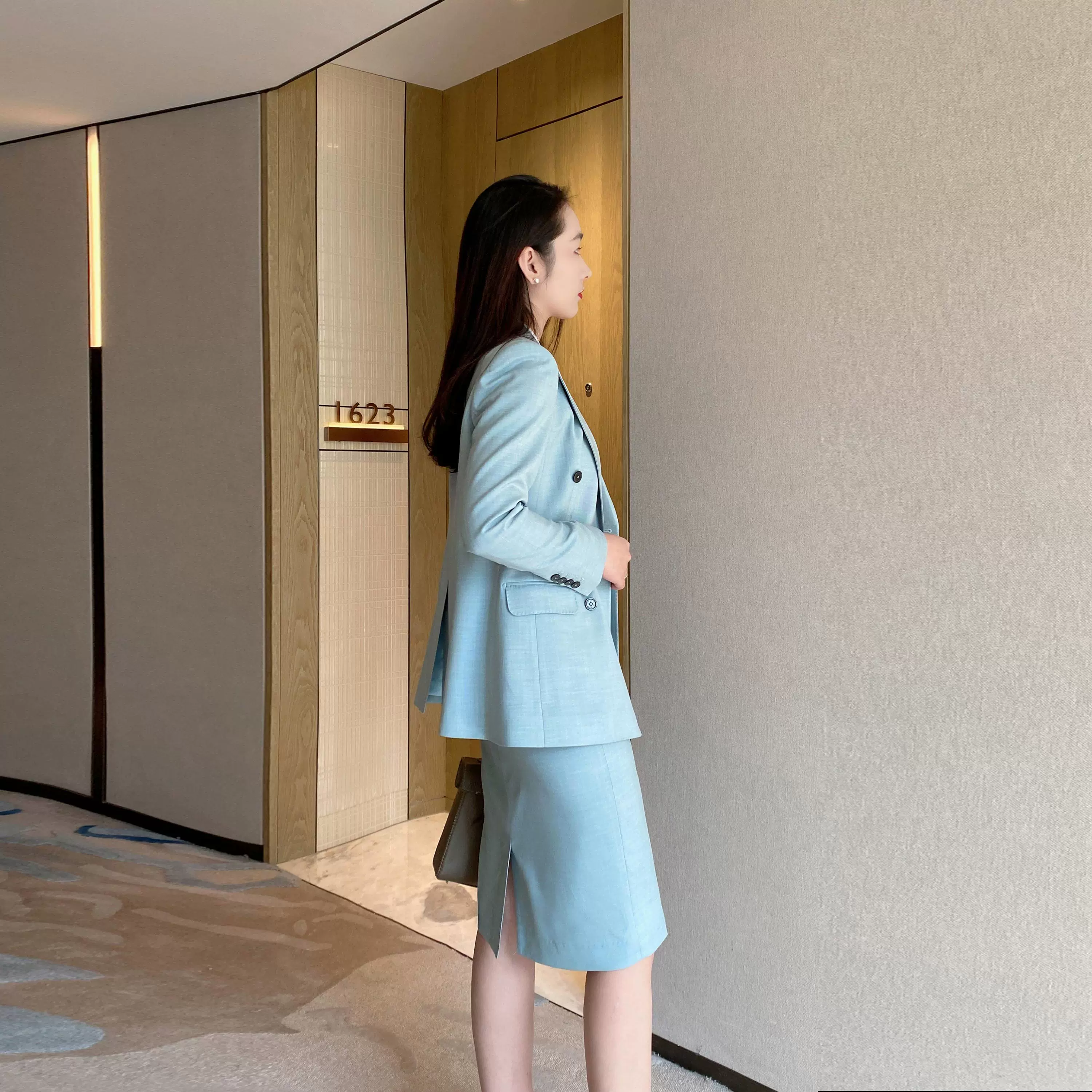 Elegant Celadon Spring Pleated Skirt Suit – Fitted Hip‑Accented - Image 3