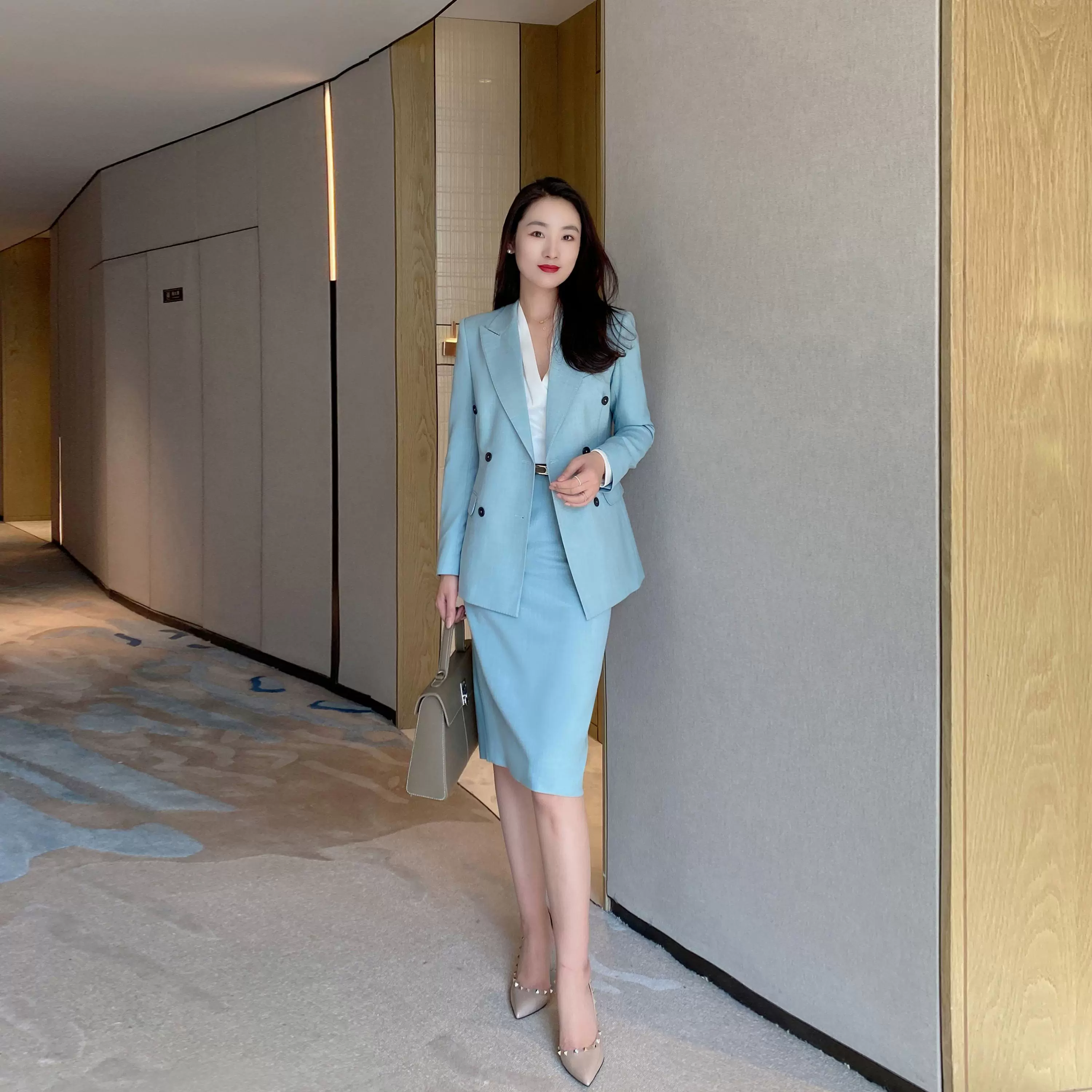 Elegant Celadon Spring Pleated Skirt Suit – Fitted Hip‑Accented - Image 4