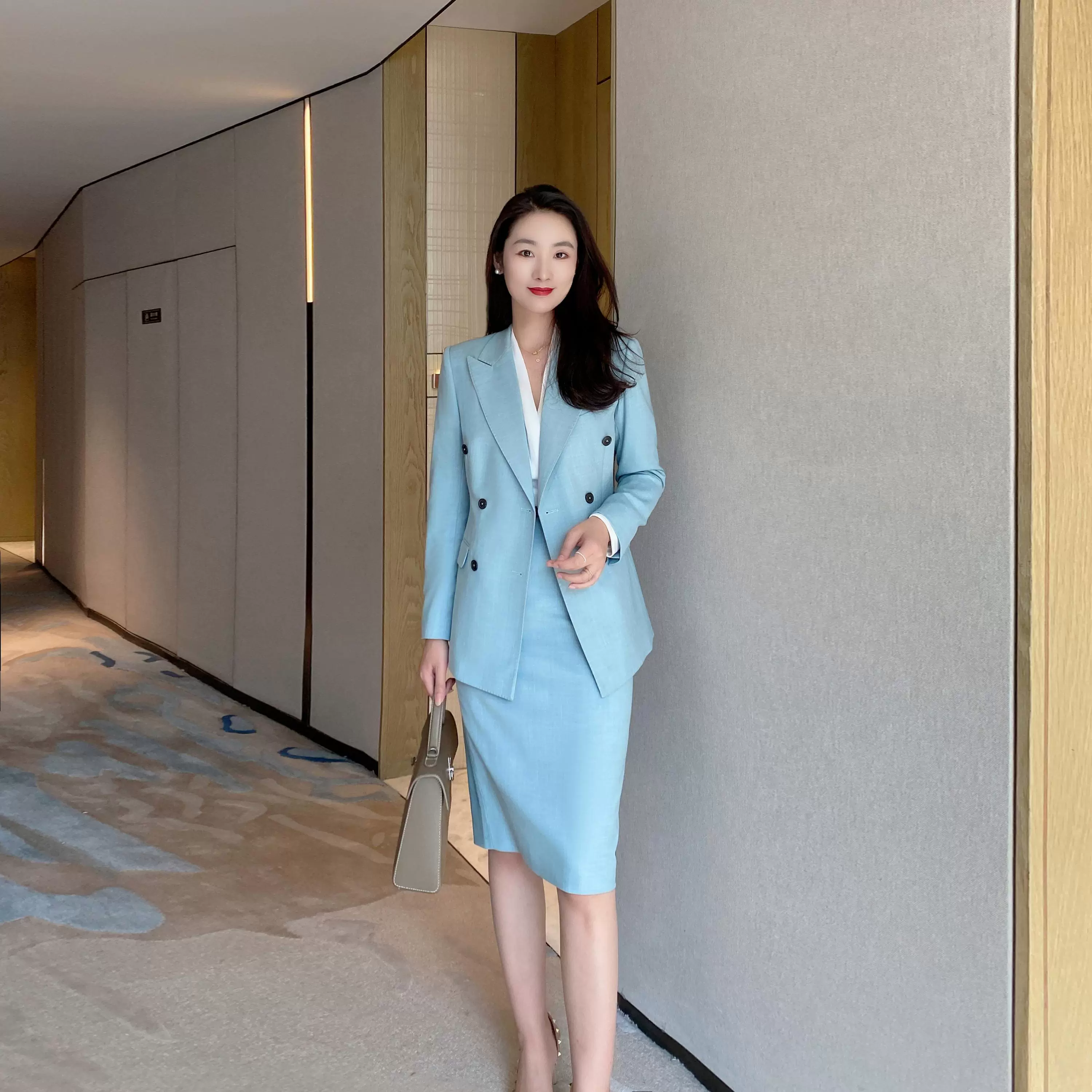 Elegant Celadon Spring Pleated Skirt Suit – Fitted Hip‑Accented - Image 5