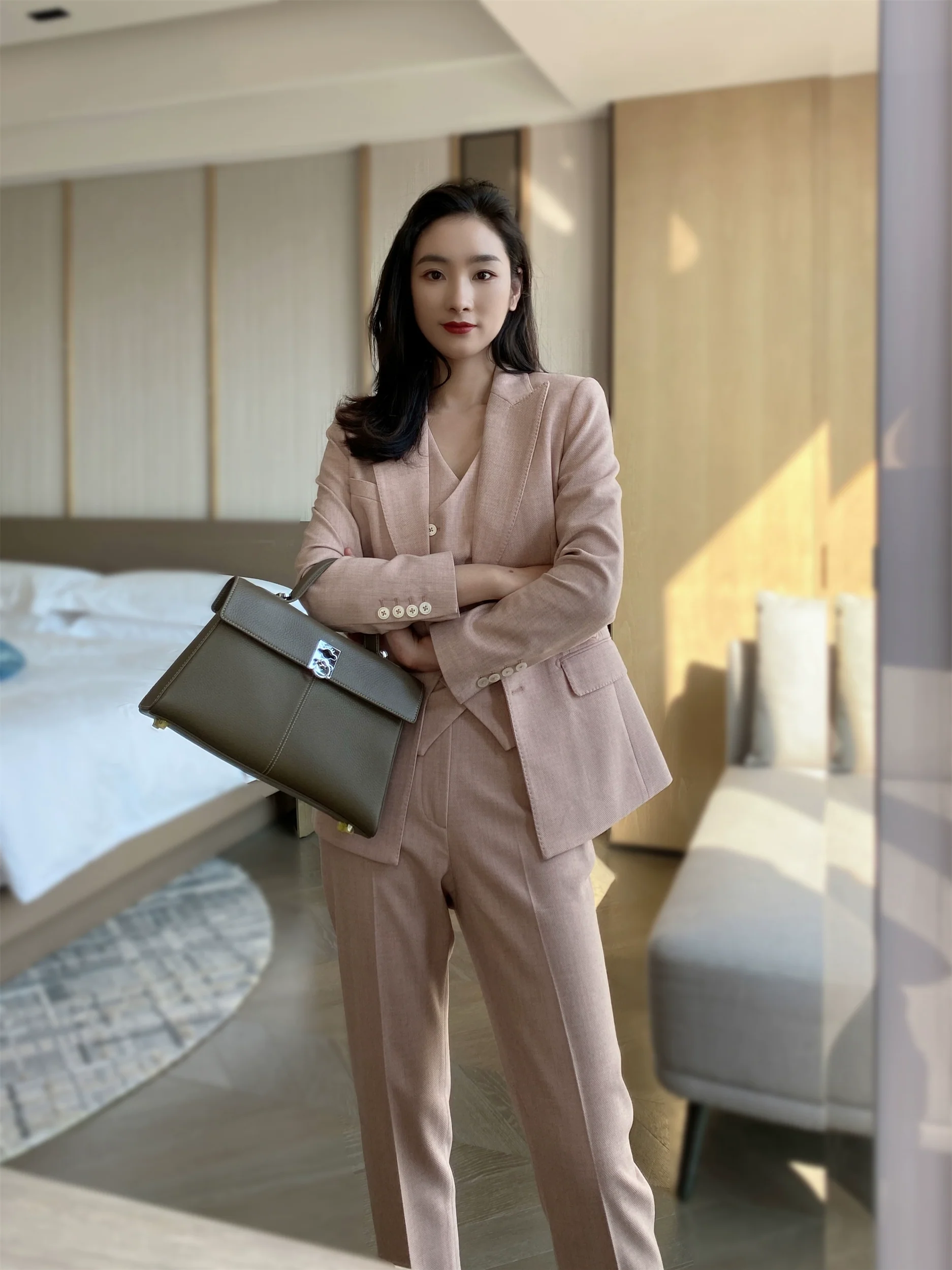 Elegant Flower Gauze Pink 3‑Piece Slim Fit Suit - Image 3