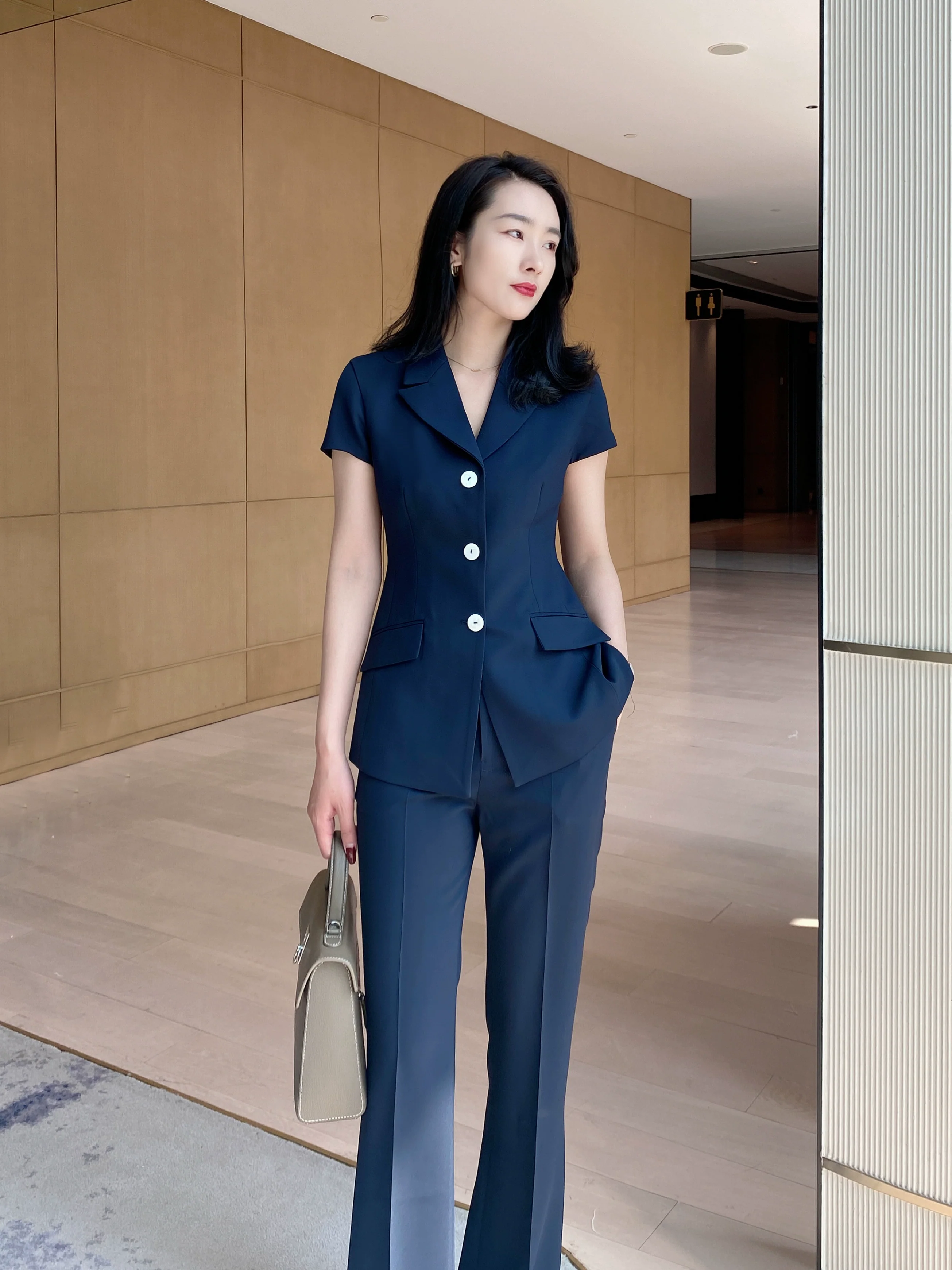 Elegant Summer Suit Set: Short Sleeve Jacket & Flared Trousers - Image 2