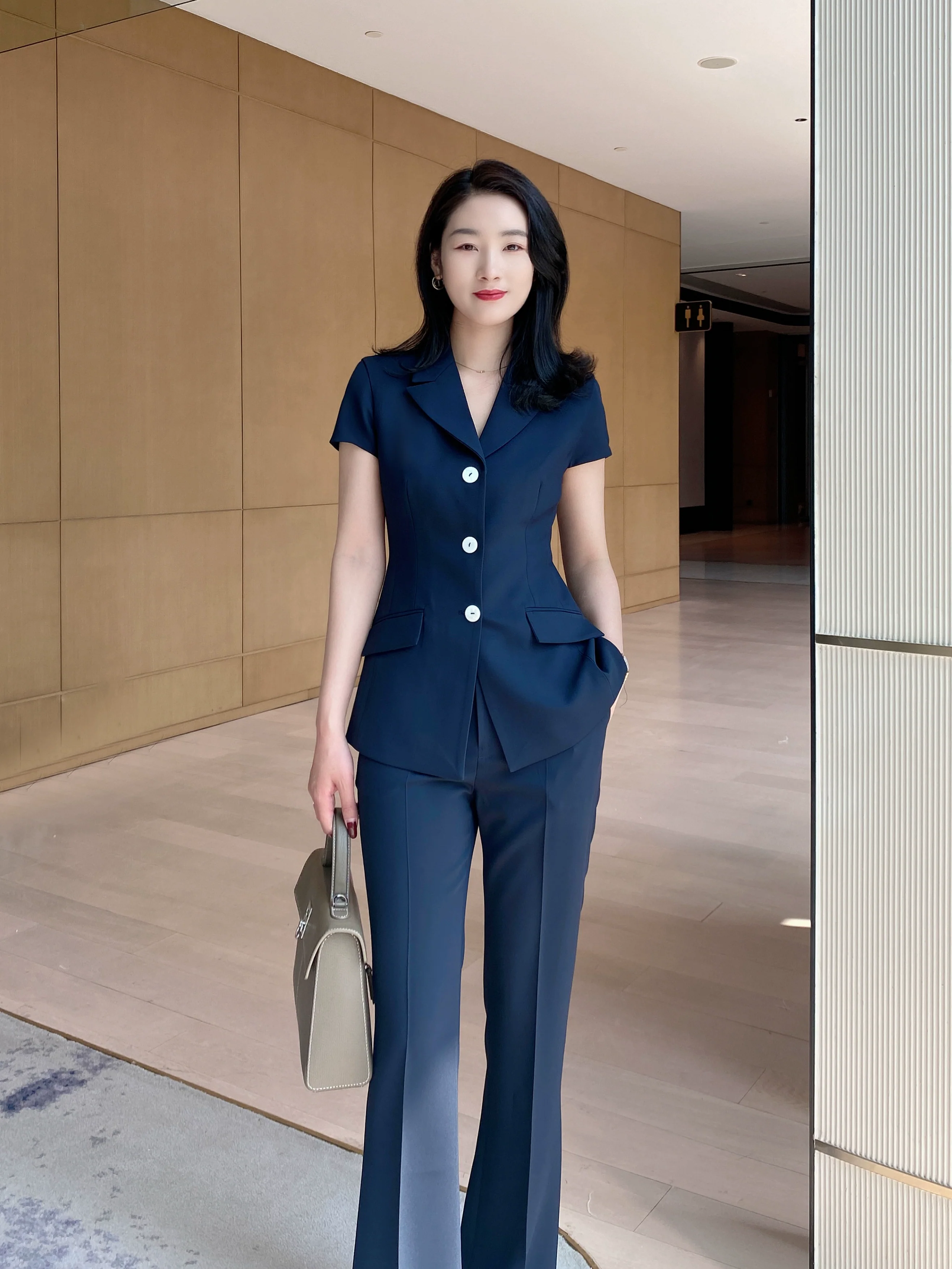 Elegant Summer Suit Set: Short Sleeve Jacket & Flared Trousers - Image 3