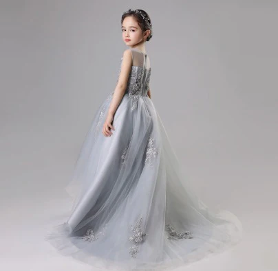 Exquisite Princess Wedding Dress: Noble Tulle Gown for Piano Performances - Image 8