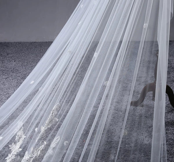 Korean Romantic Lace Wedding Veil - Image 4