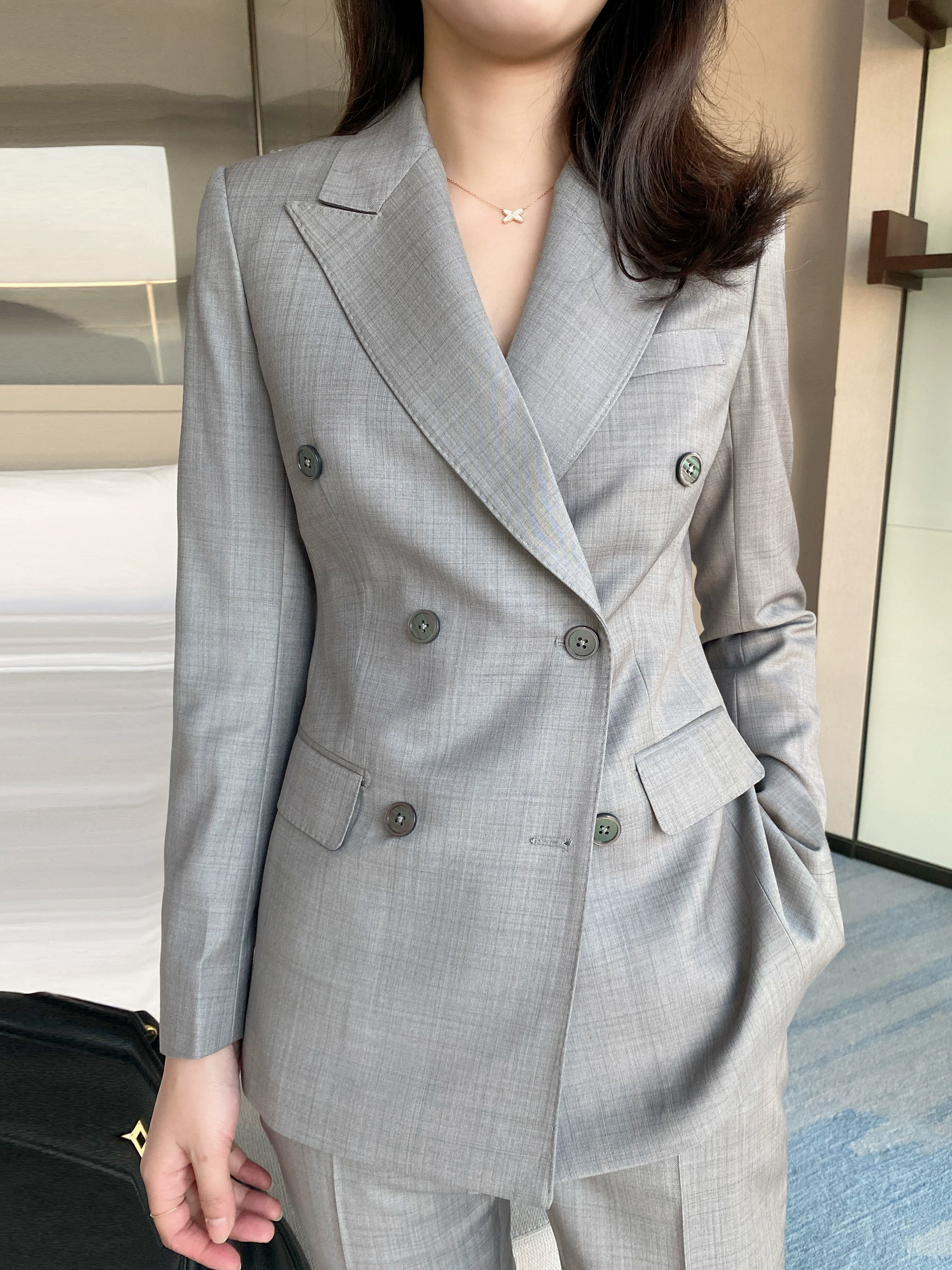 Light Grey Classic Spring Suit Trousers Loose Fit for Professionals - Image 3