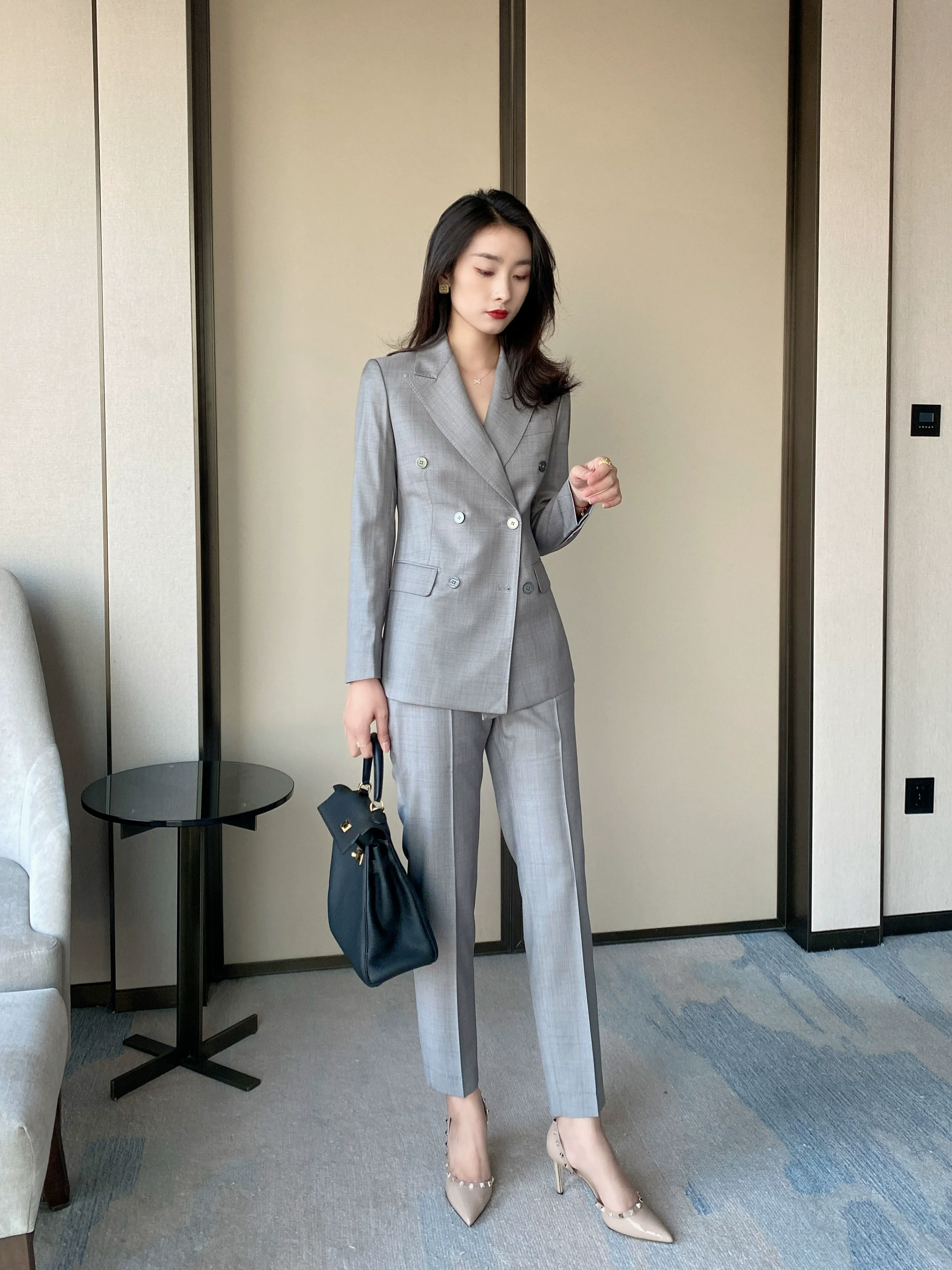 Light Grey Classic Spring Suit Trousers Loose Fit for Professionals - Image 5