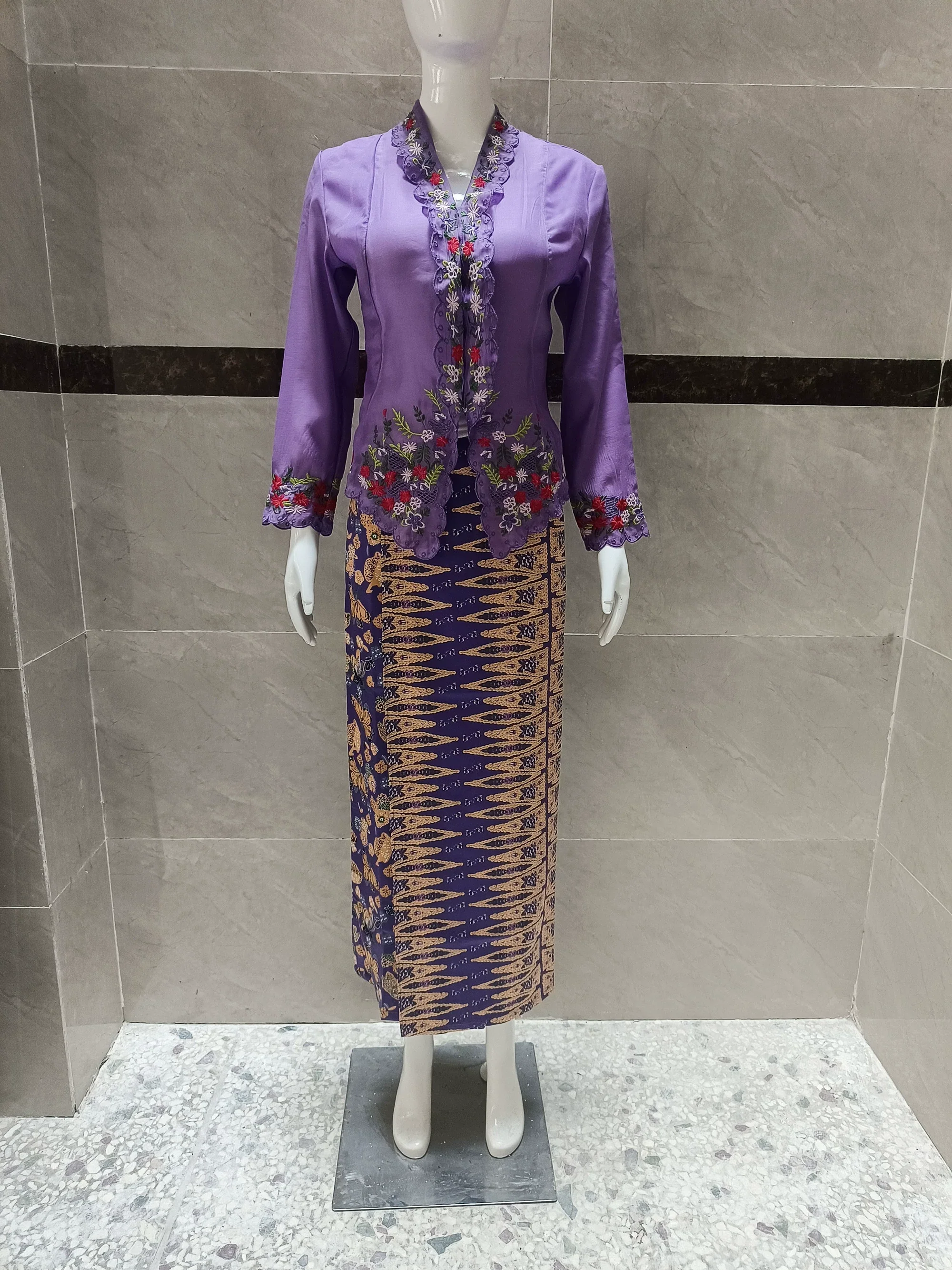 Purple Embroidered Cardigan - Image 4