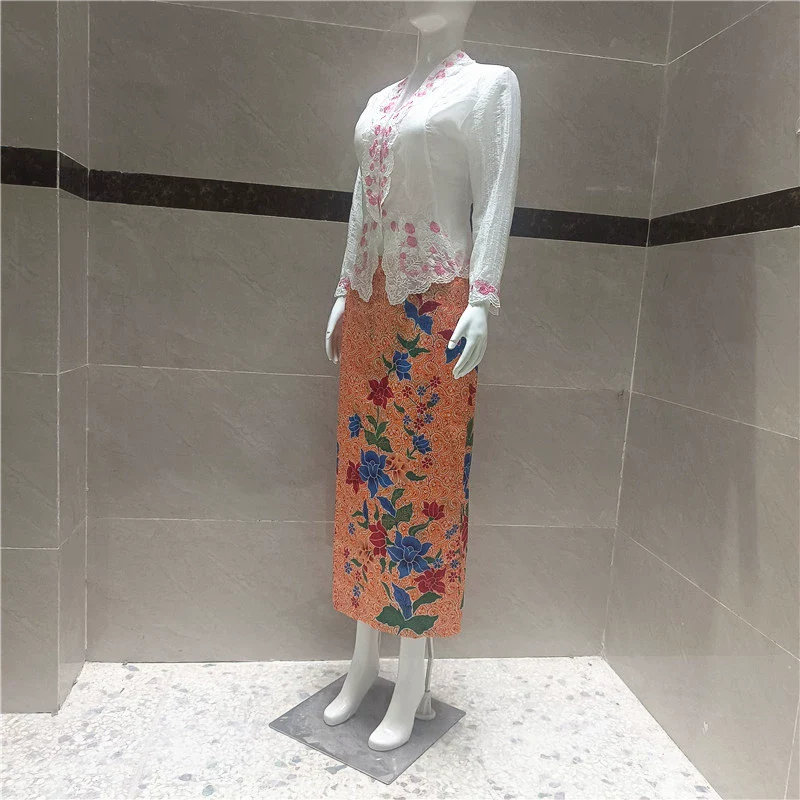 Retro Thin Embroidered Cardigan - Image 2