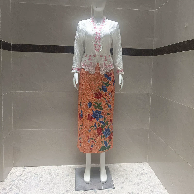 Retro Thin Embroidered Cardigan - Image 3