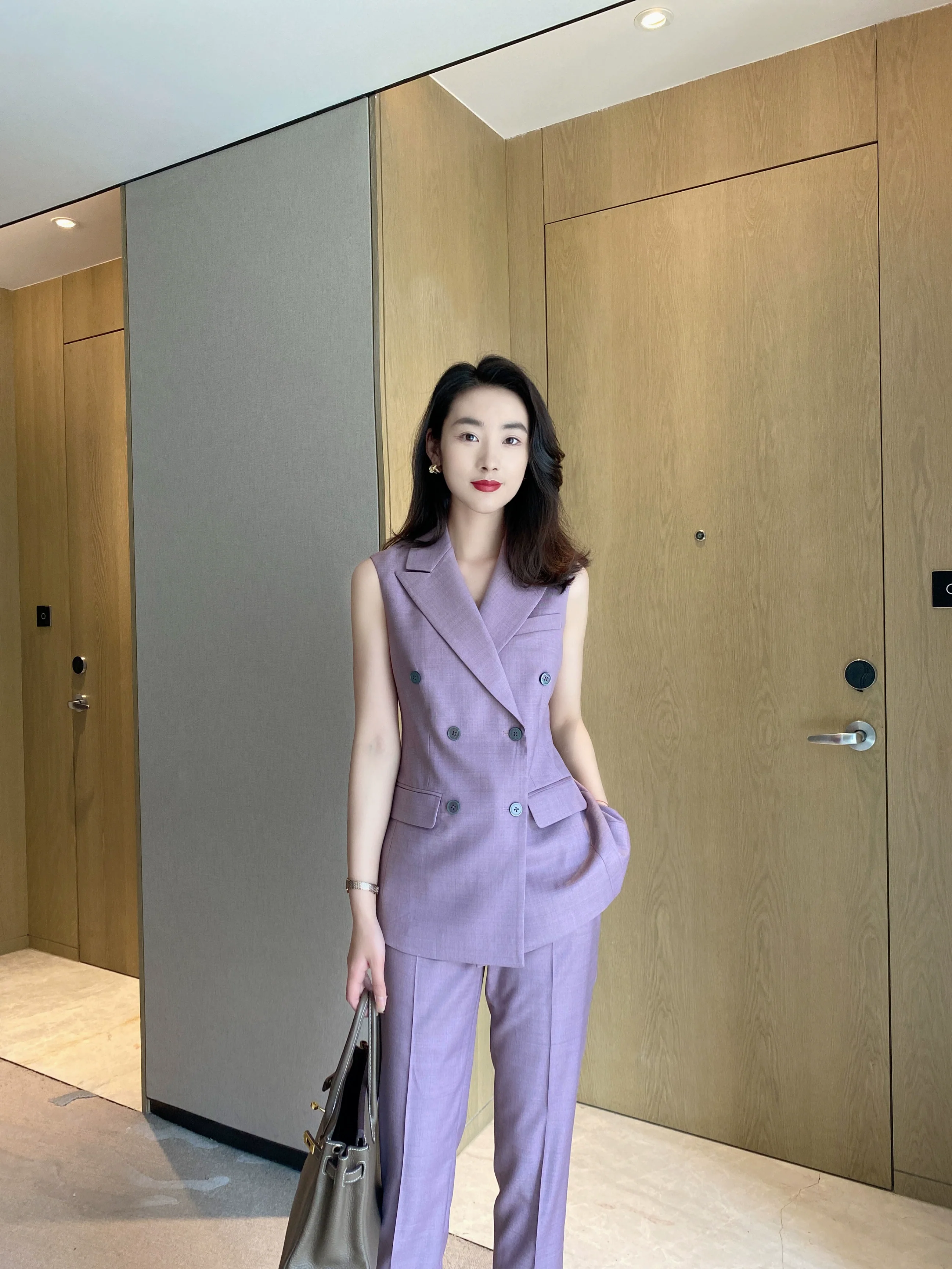 Summer Sleeveless Vest with Classic Suit Jacket and Slim Trousers - Image 4