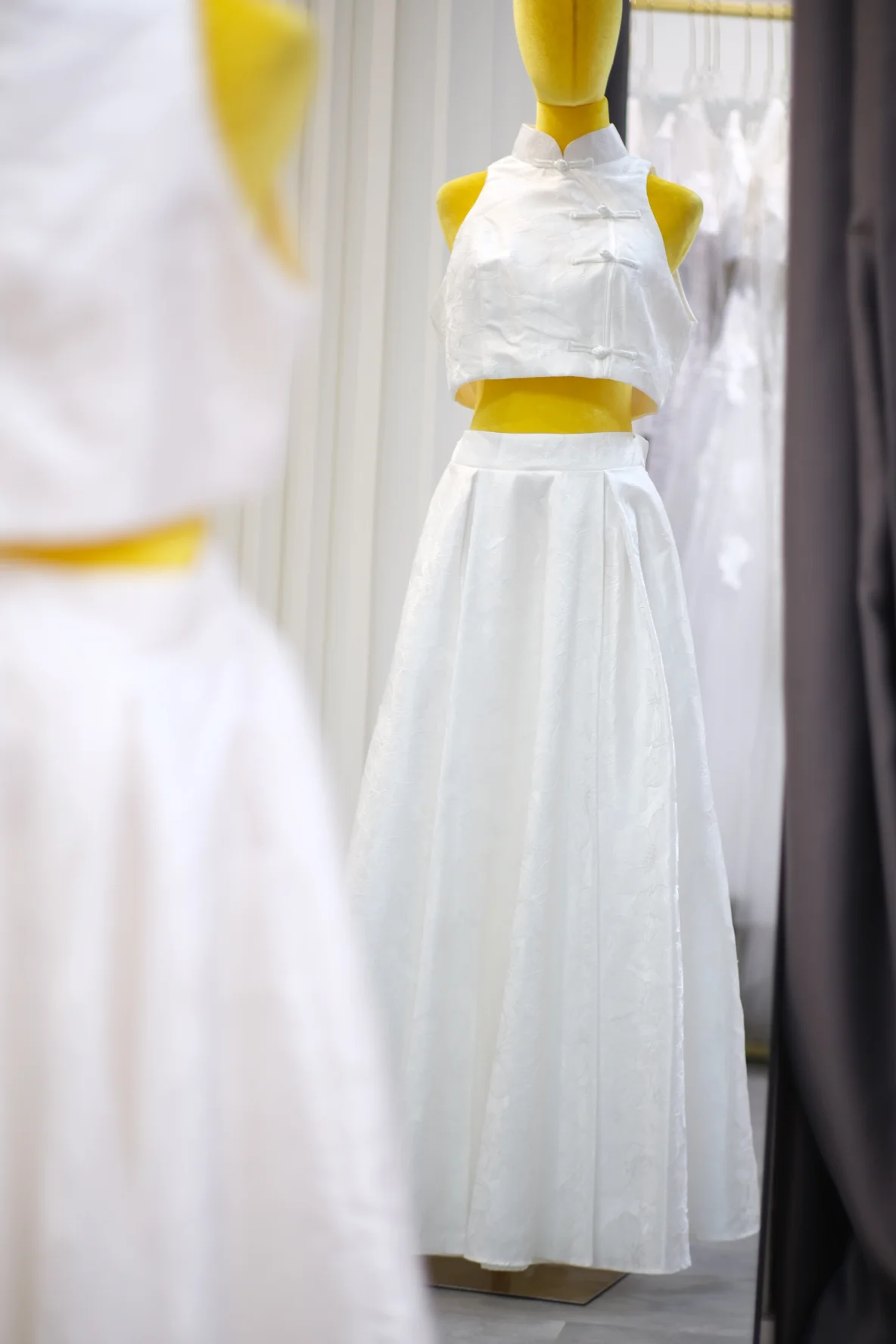 Premium Plain Pleated Size XL Wedding Gown | Ready-to-Wear