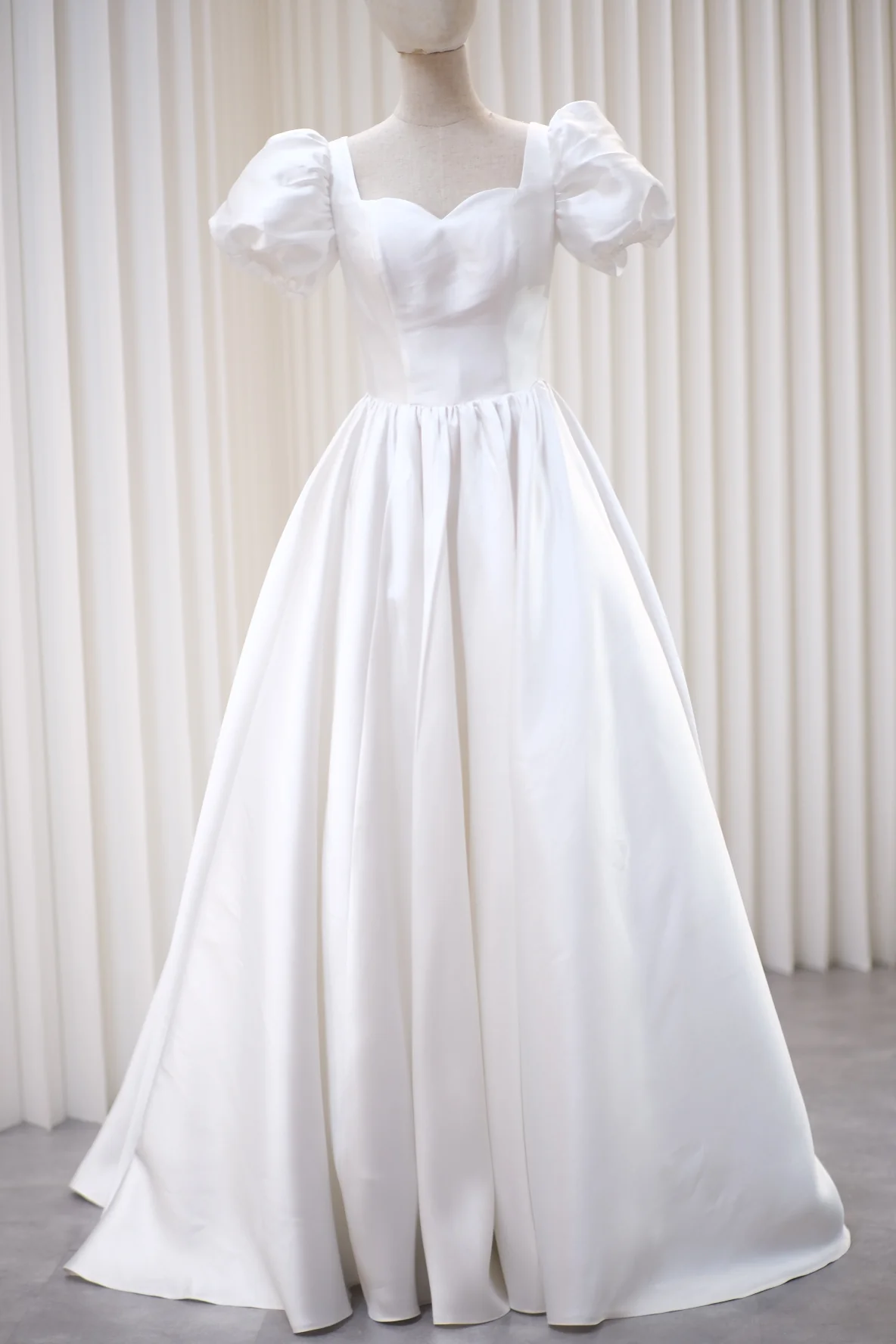 Lux Plain Pleated Size S Wedding Gown | Ready-to-Wear - Image 3